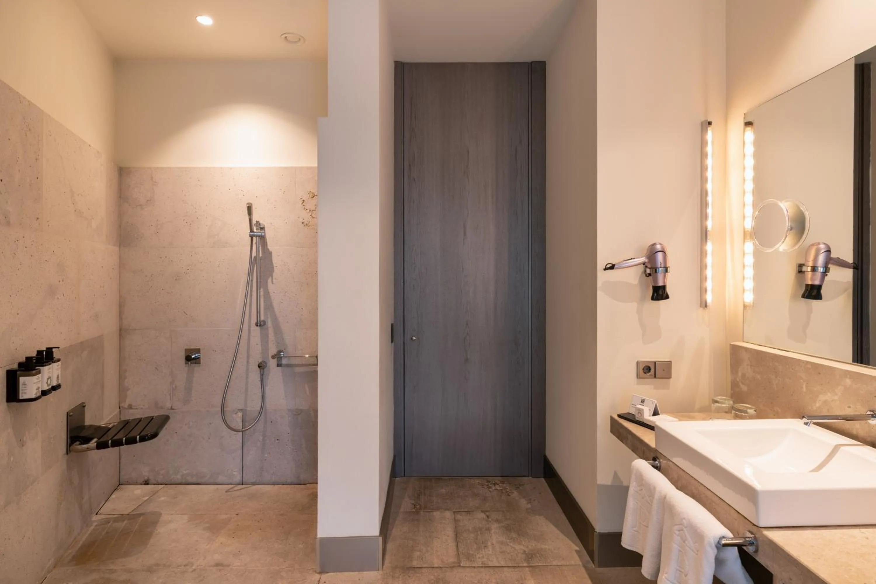 Bathroom in Parador de Alcalá de Henares