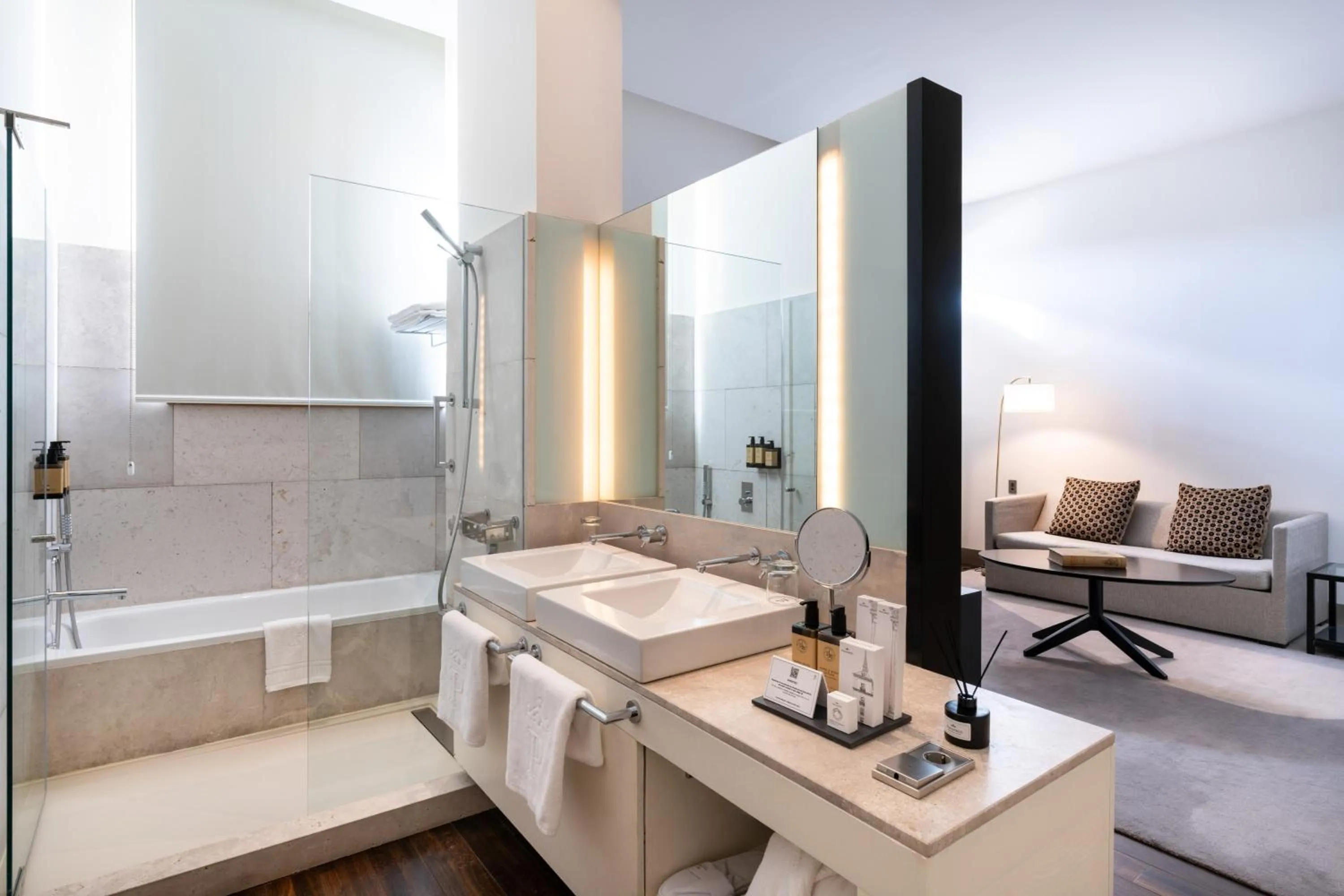 Bathroom in Parador de Alcalá de Henares