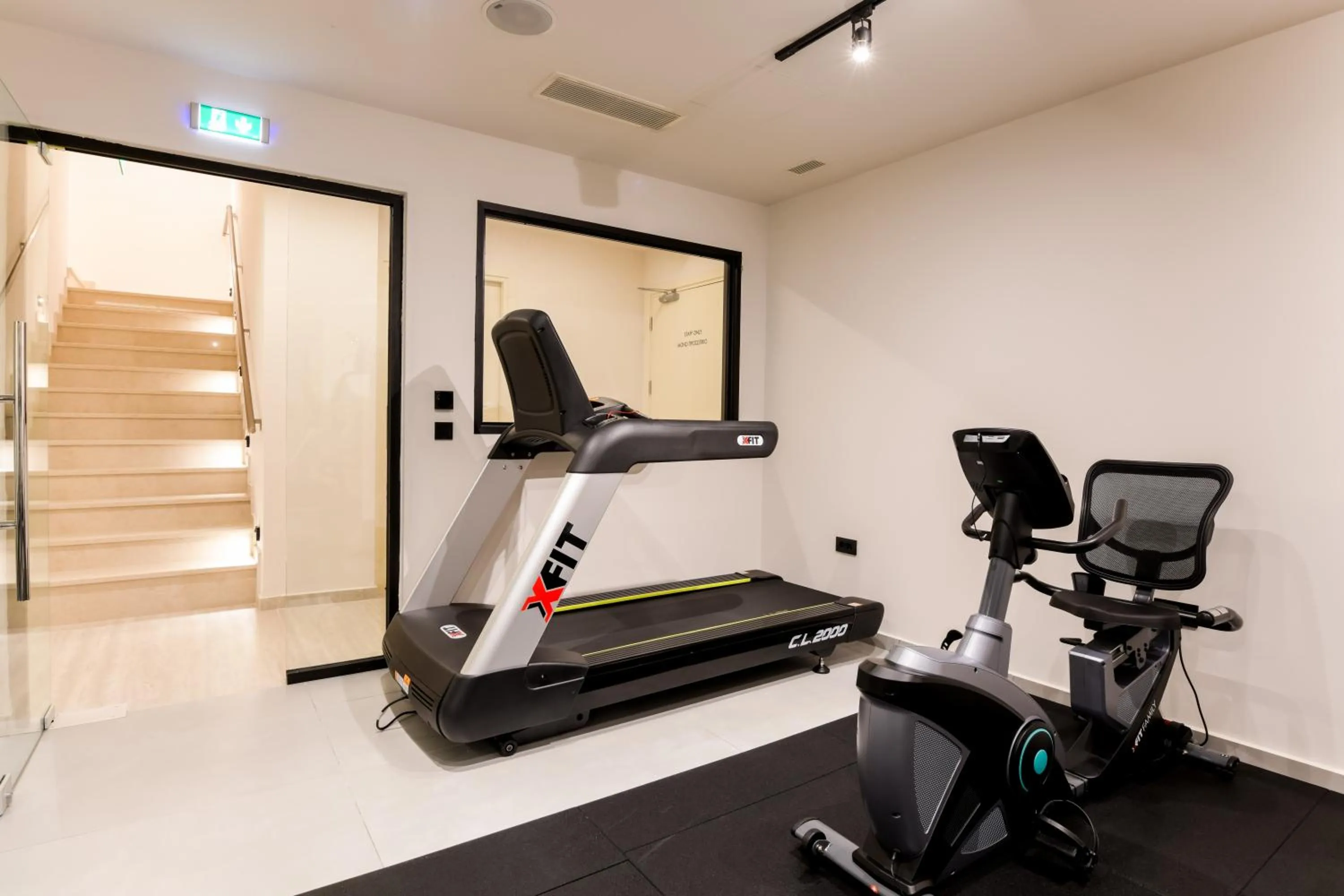 Fitness centre/facilities in Canadian Hotel