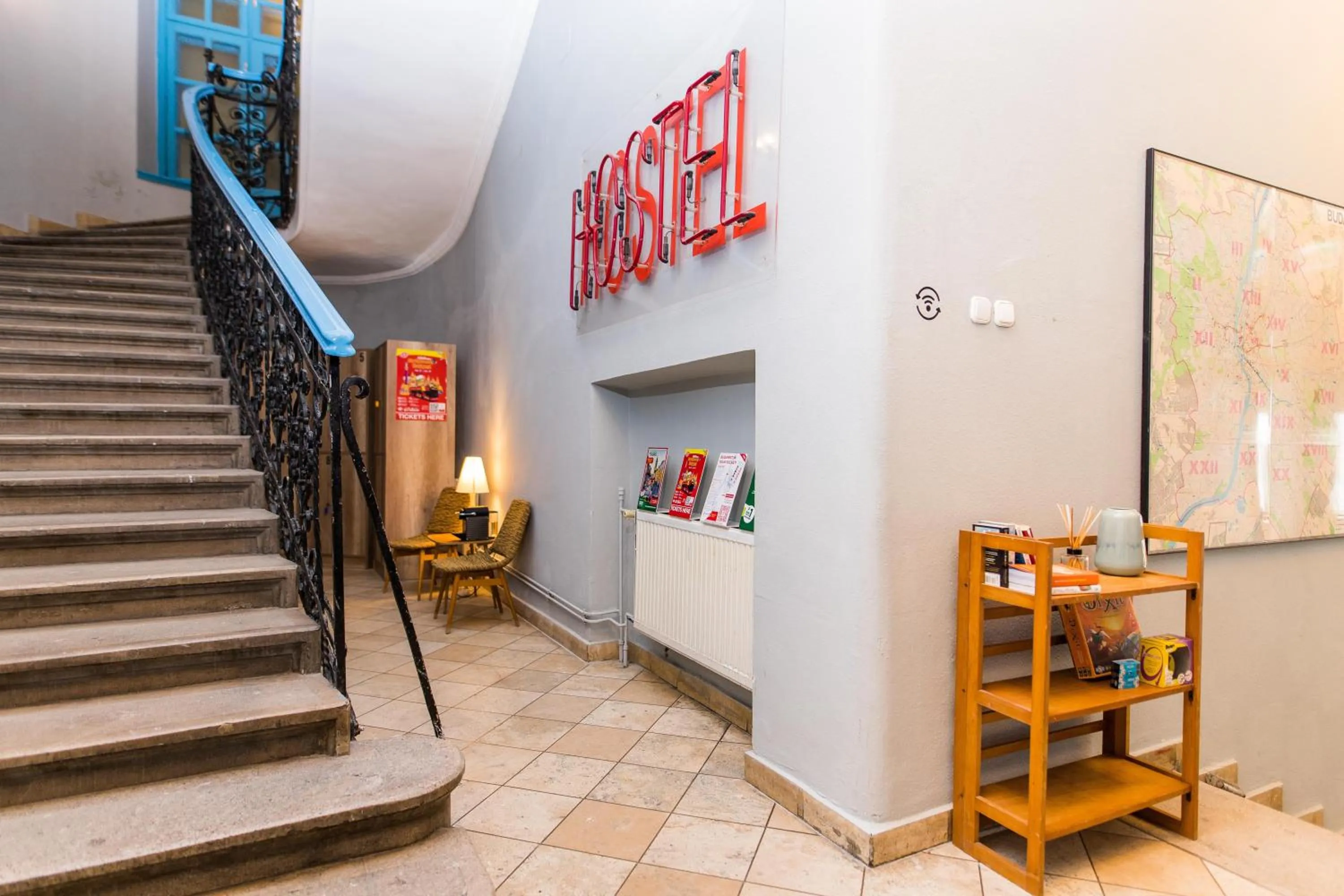 Lobby or reception in 2B Hostel & Rooms