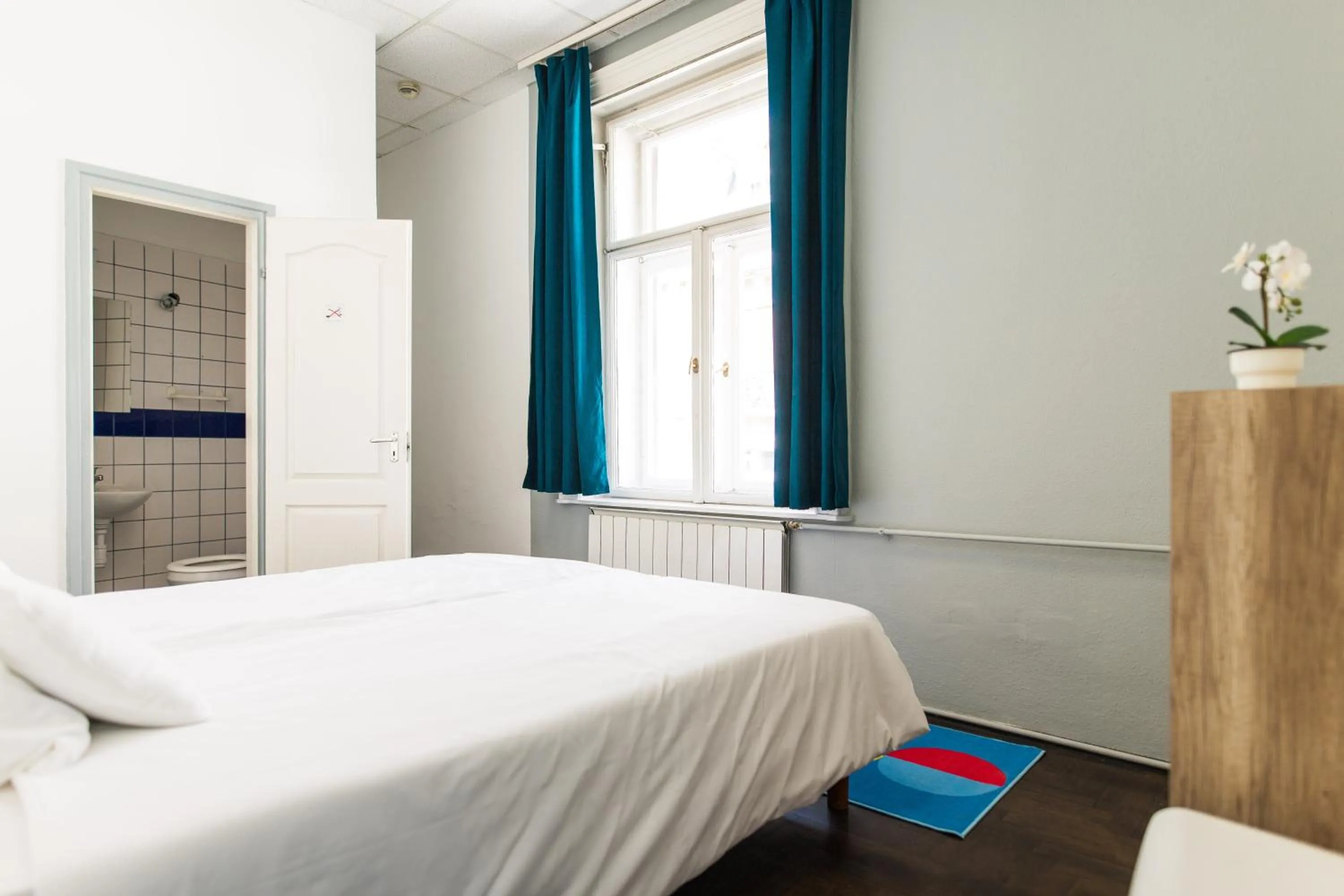 Photo of the whole room in 2B Hostel & Rooms