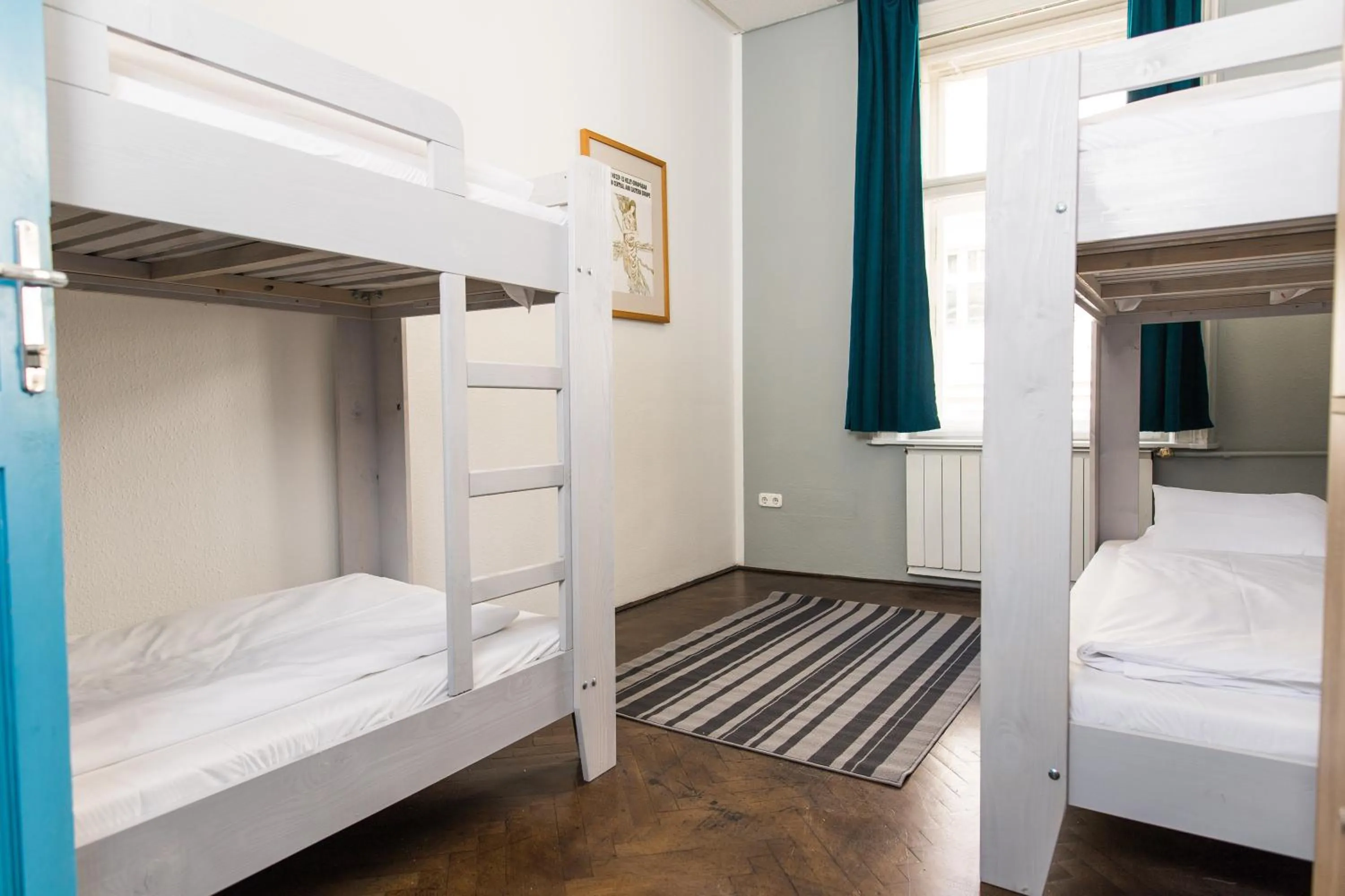 bunk bed in 2B Hostel & Rooms