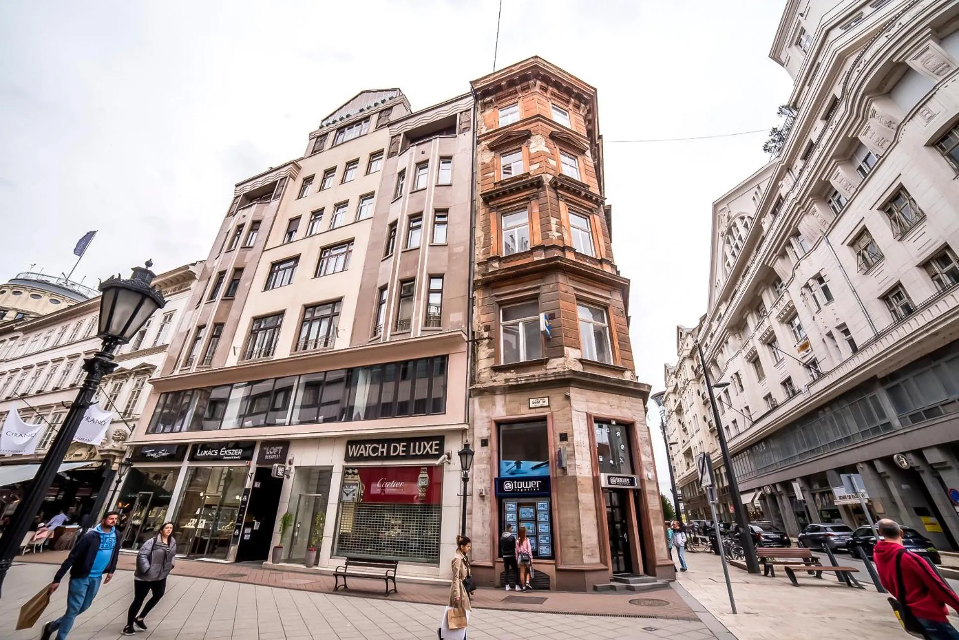 Property building in 2B Hostel & Rooms