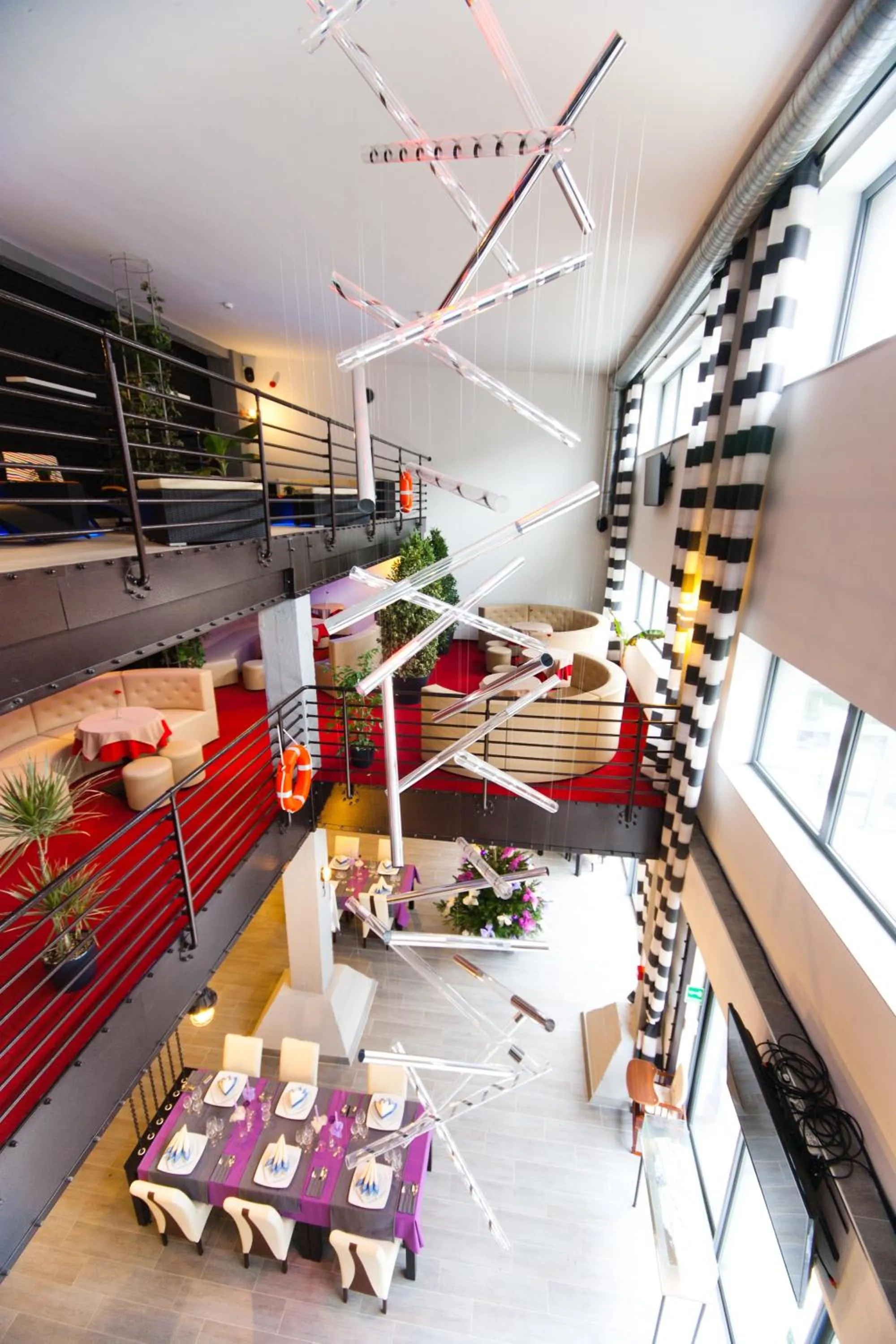 Restaurant/places to eat in Hotel Malinowski Business