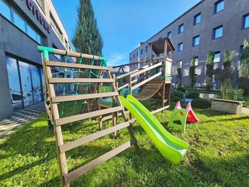 Property building in Hotel Malinowski Business