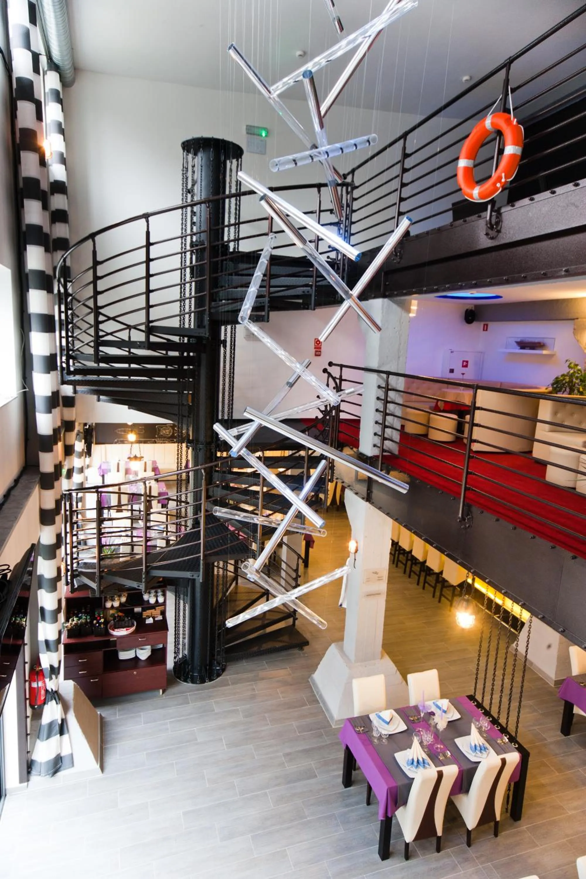 Restaurant/places to eat in Hotel Malinowski Business