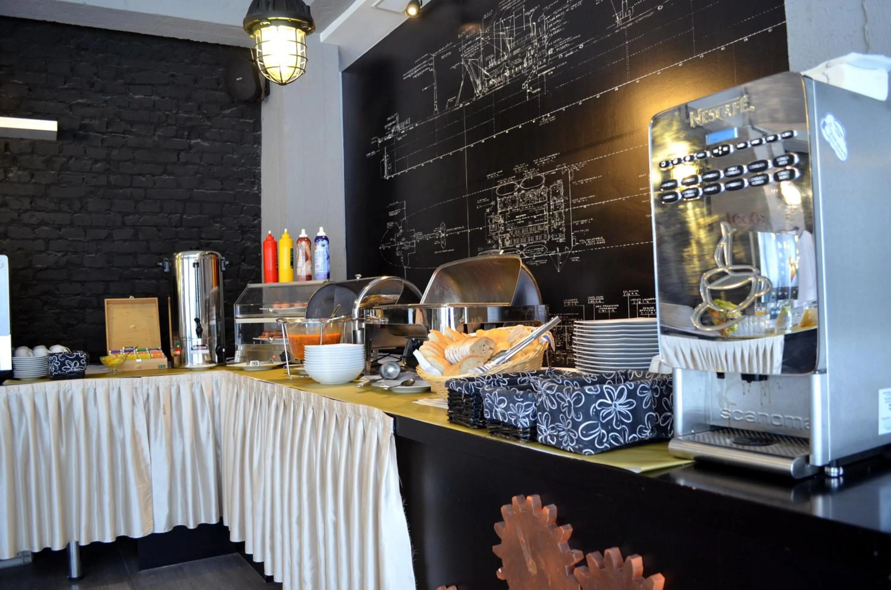 Breakfast in Hotel Malinowski Business