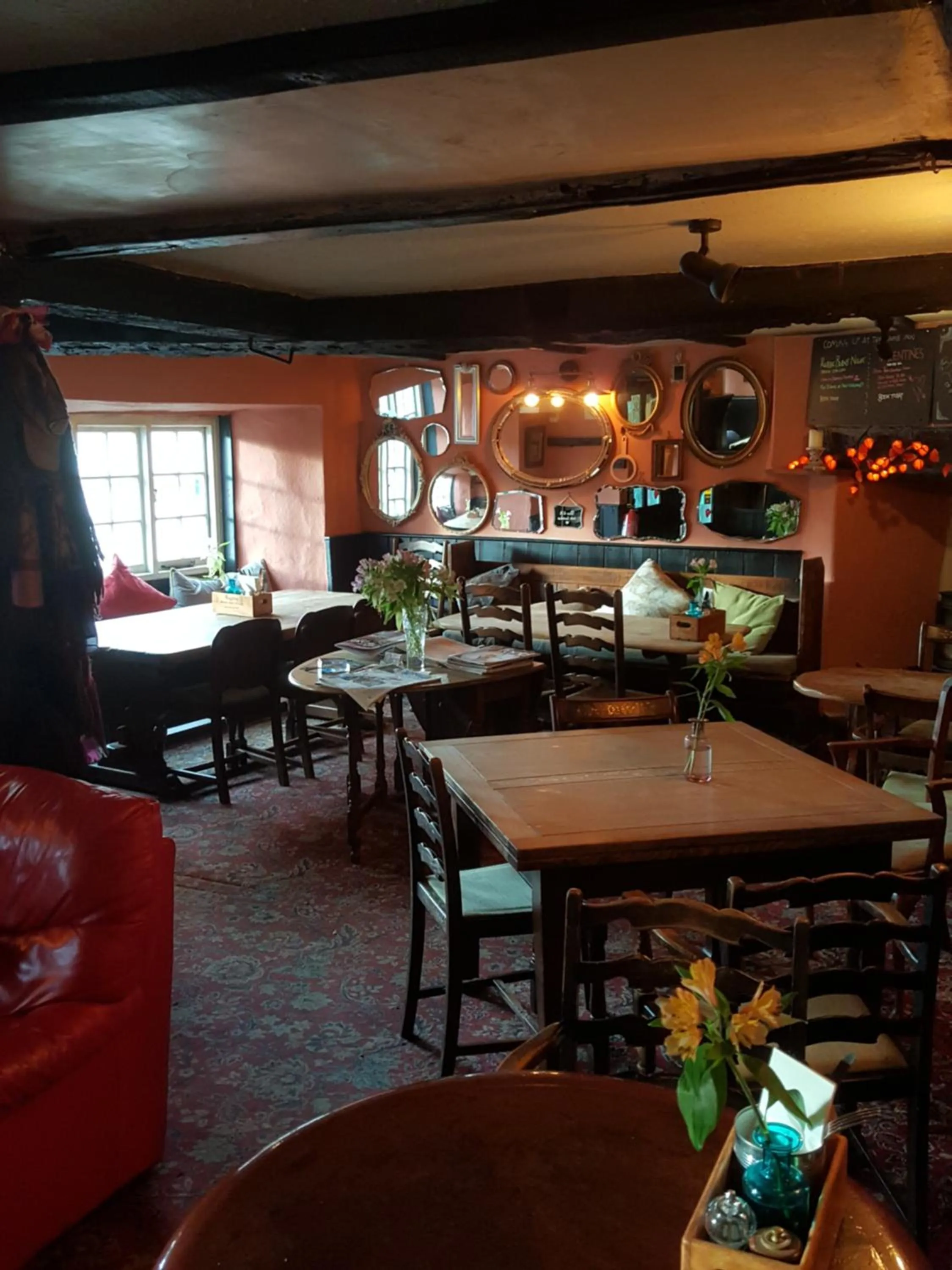 Restaurant/places to eat in The Lamb Inn