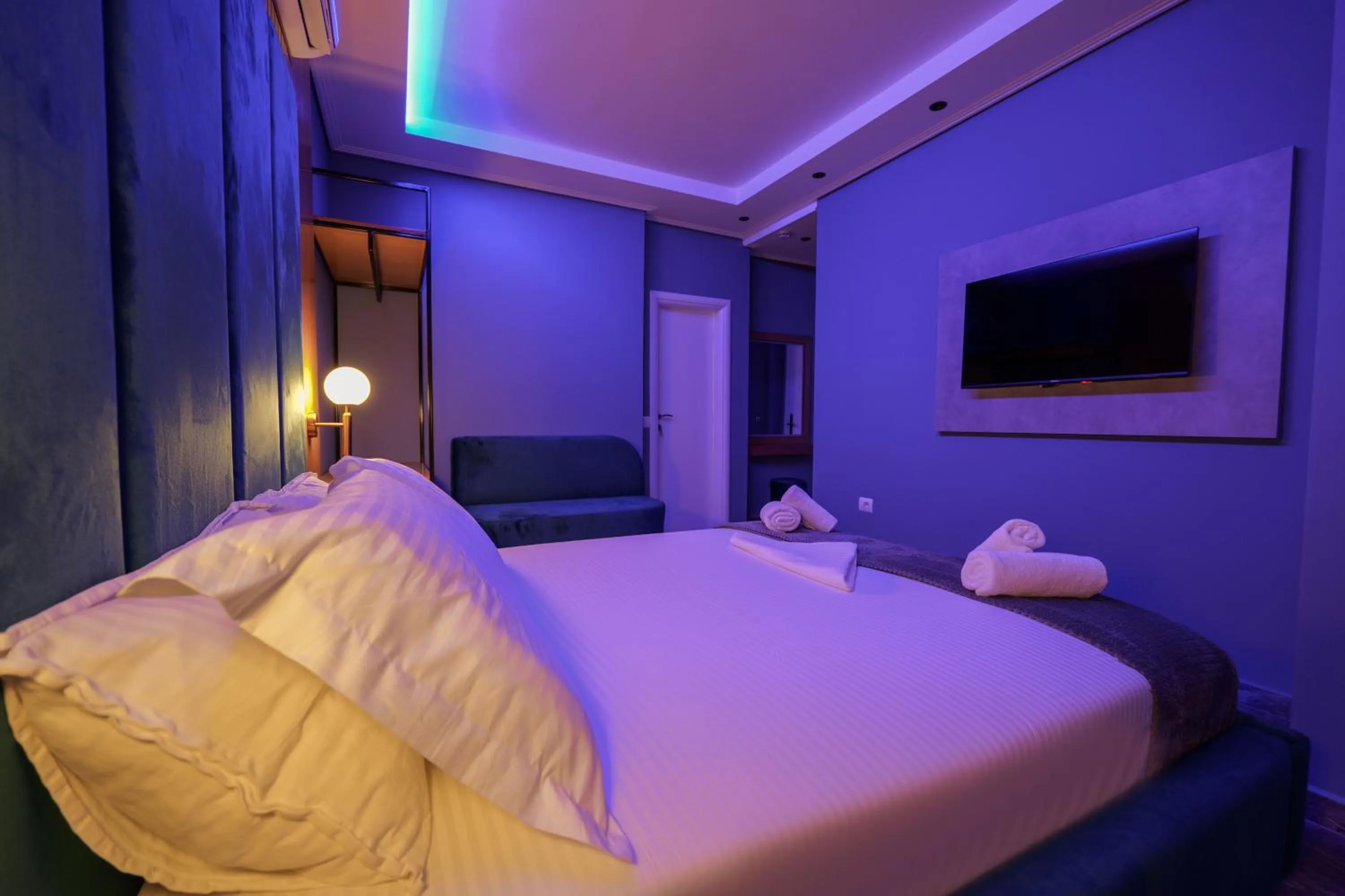 Bed in Hotel Piramida