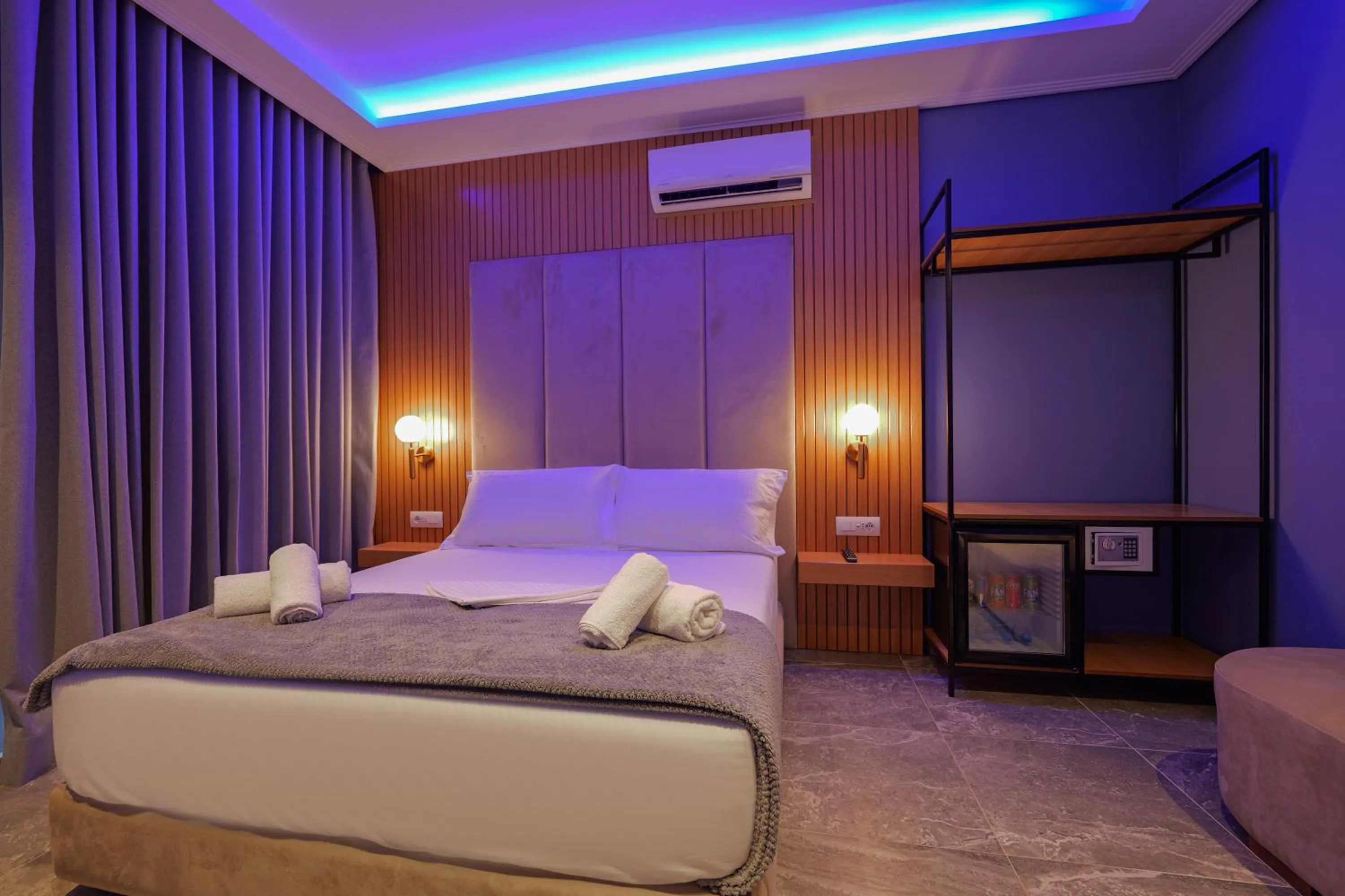 Bed in Hotel Piramida