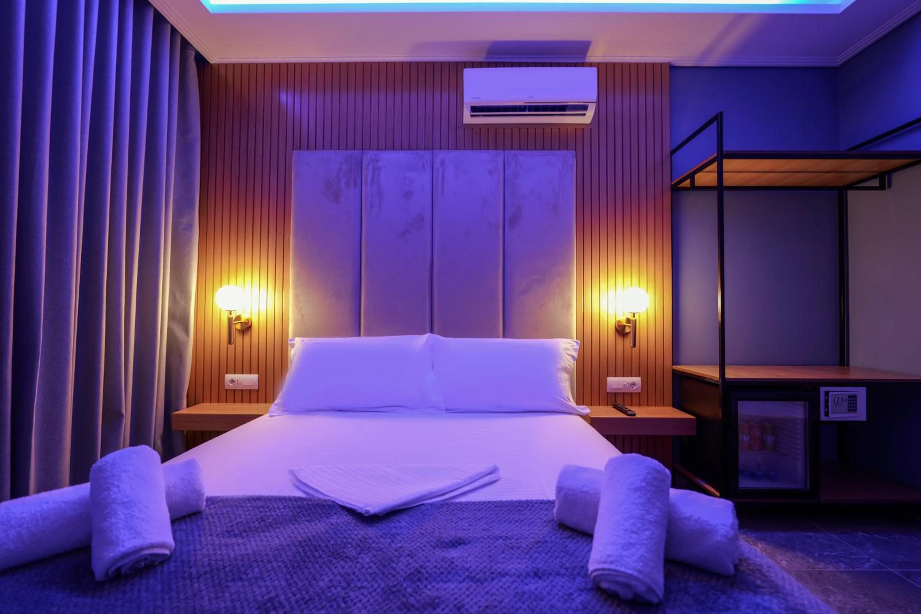 Bed in Hotel Piramida