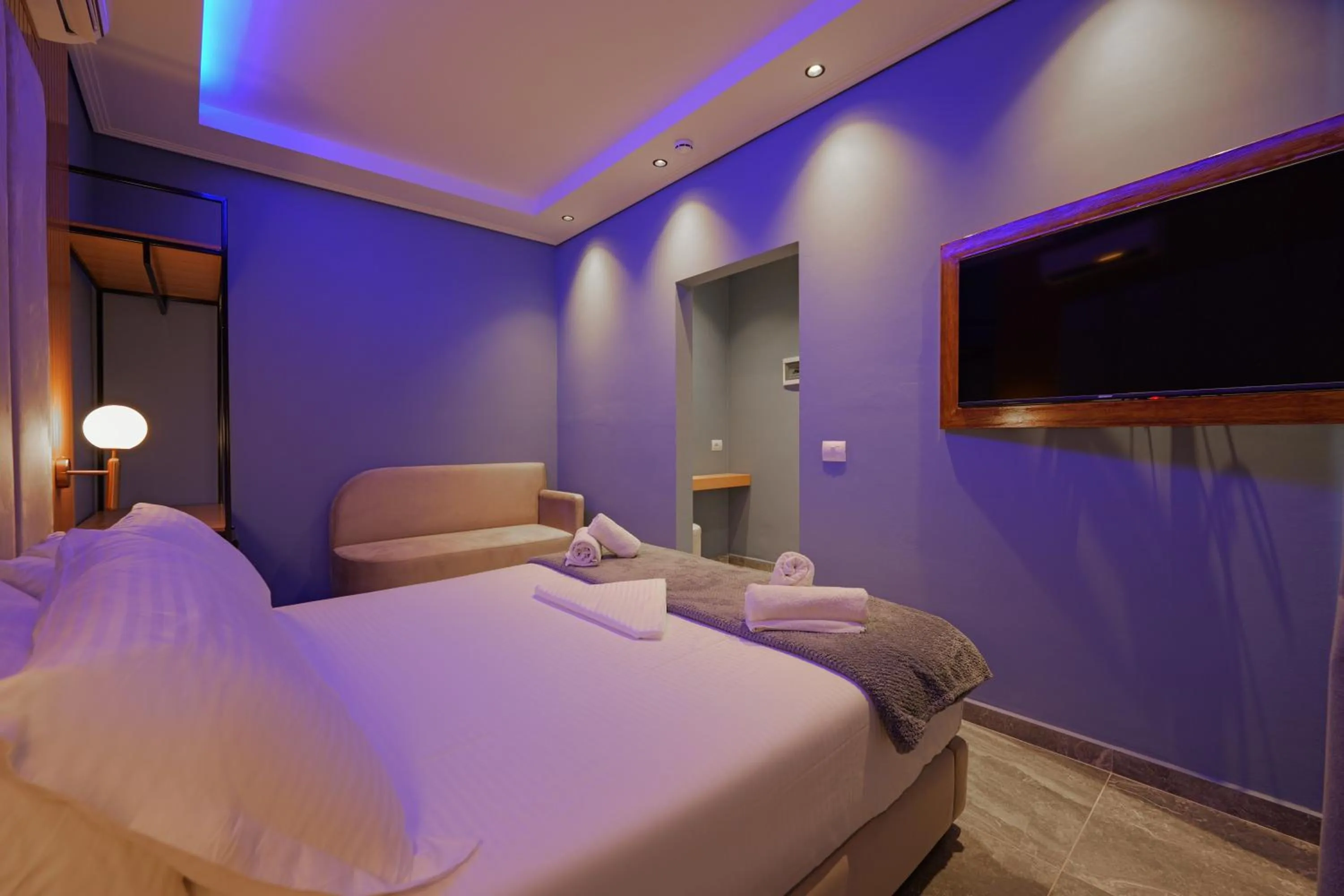 Bed in Hotel Piramida