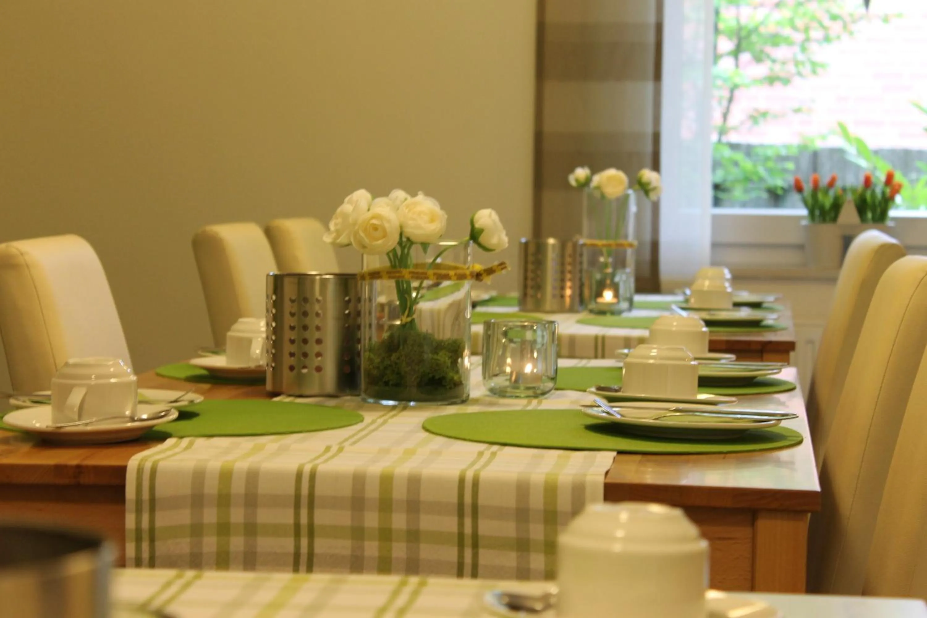 Restaurant/places to eat in Pur Hotel