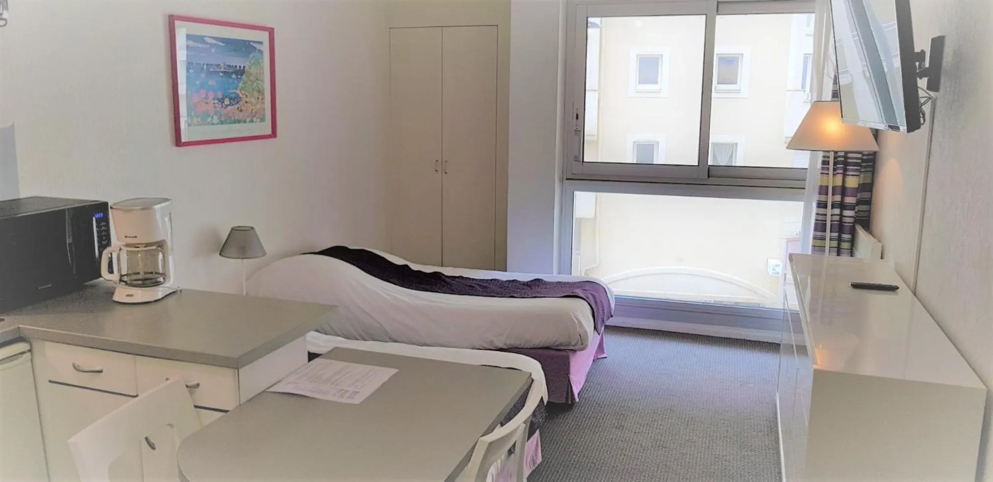 Photo of the whole room, Bed in Résidence Victoria Surf