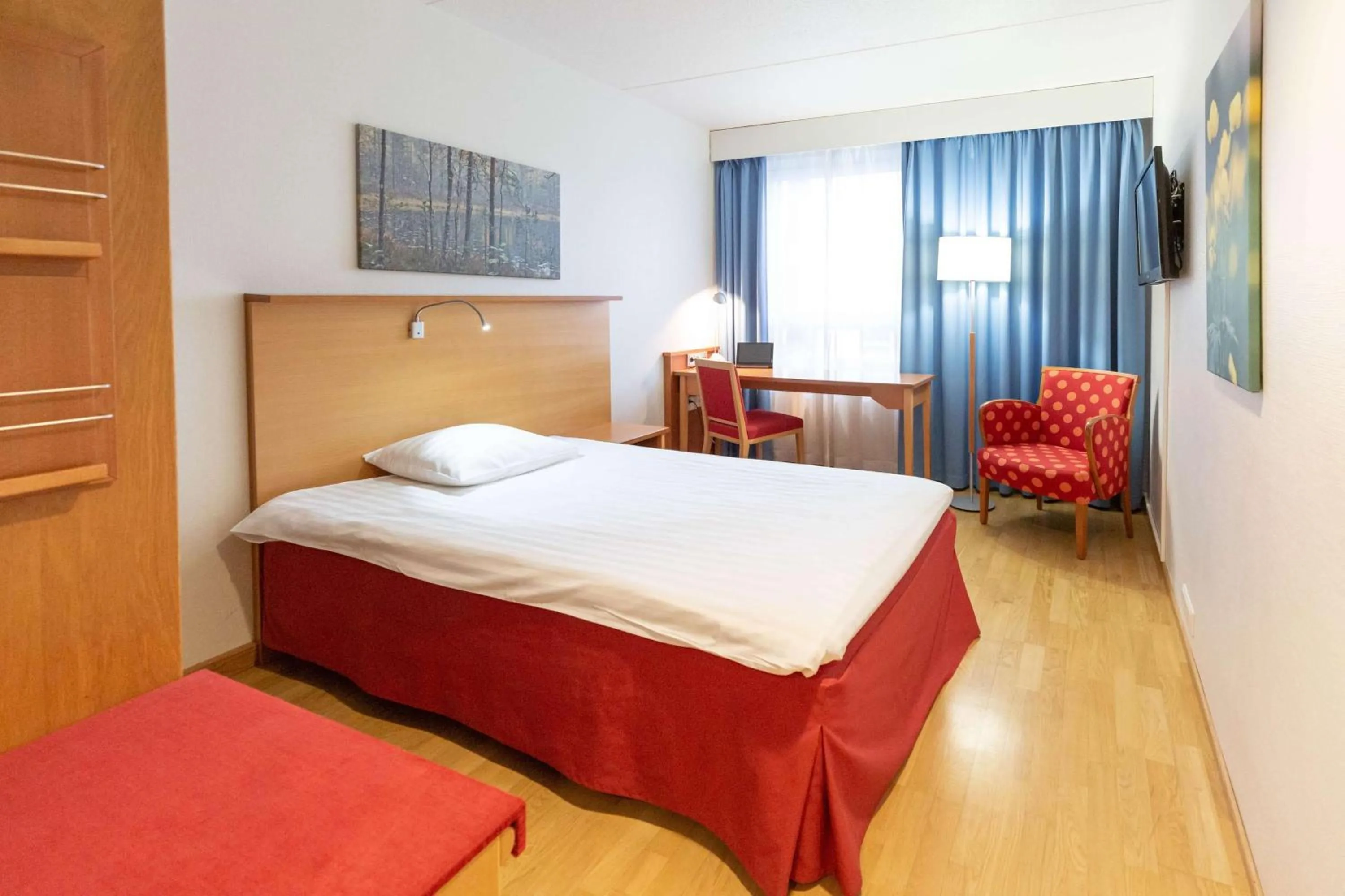 Bedroom, Bed in Scandic Kouvola