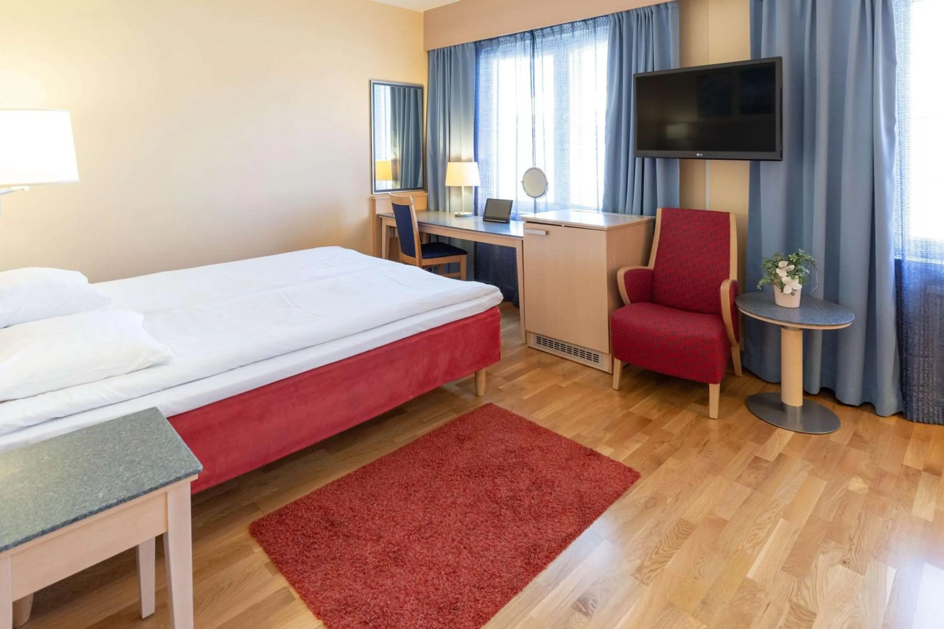 Bedroom, Bed in Scandic Kouvola