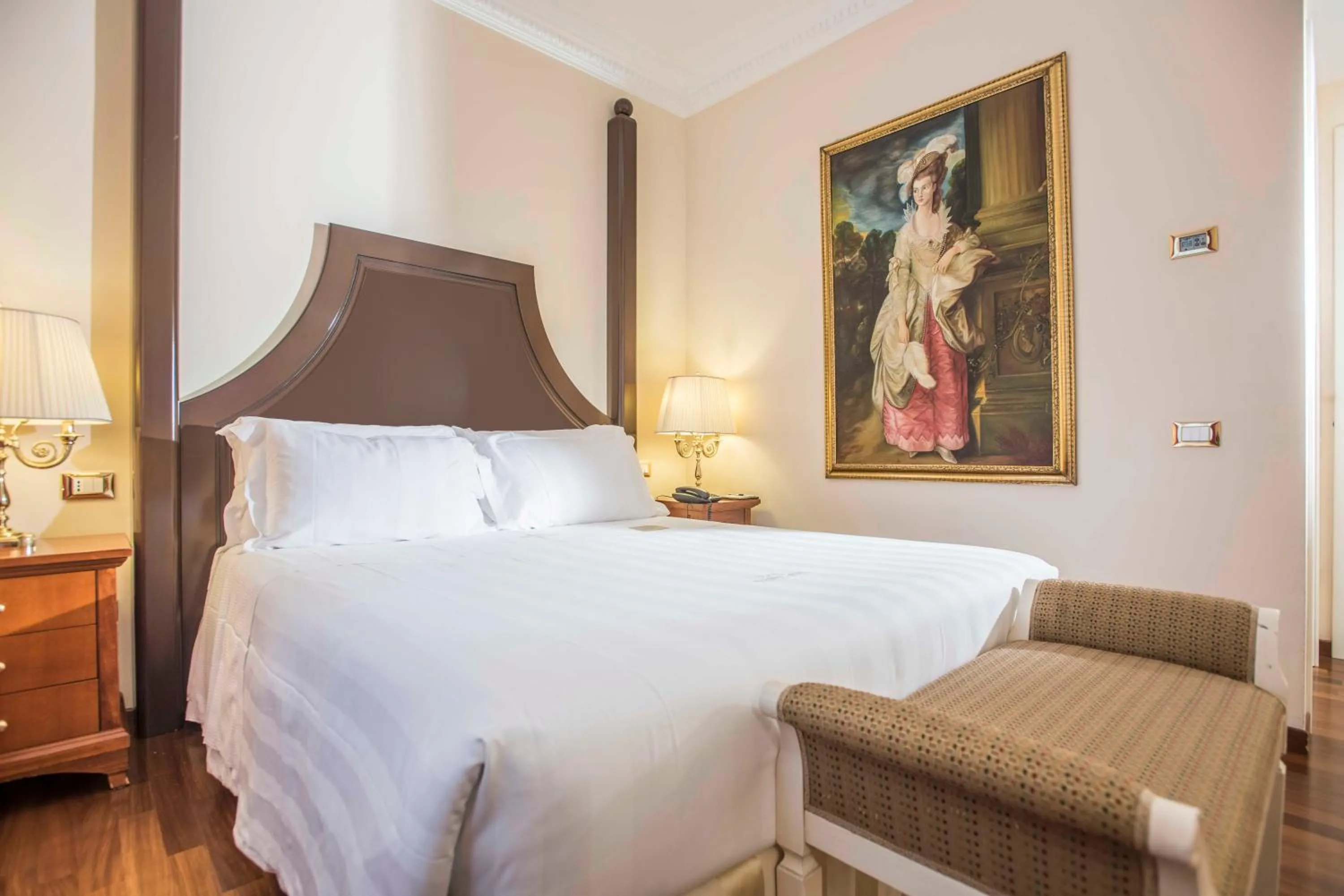 Bed in Golden Tower Hotel & Spa