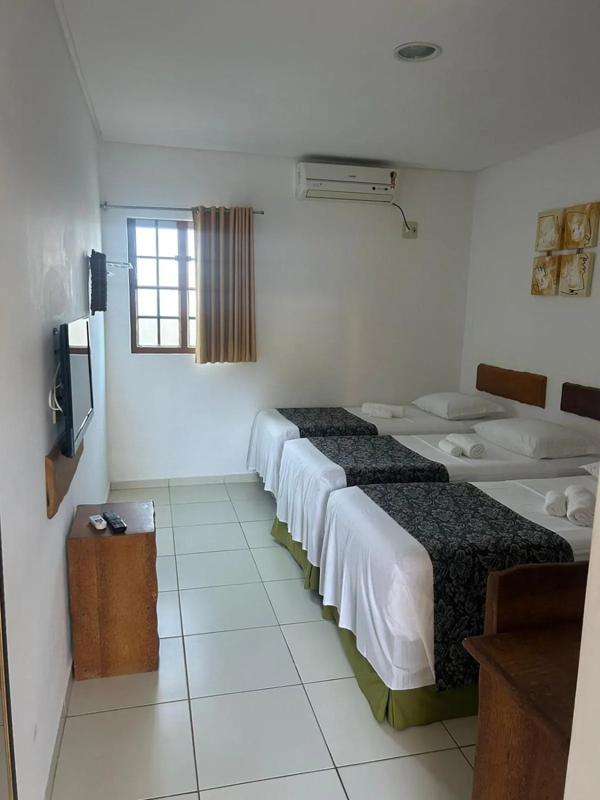 Photo of the whole room, Bed in Pousada Paraiso da Barra