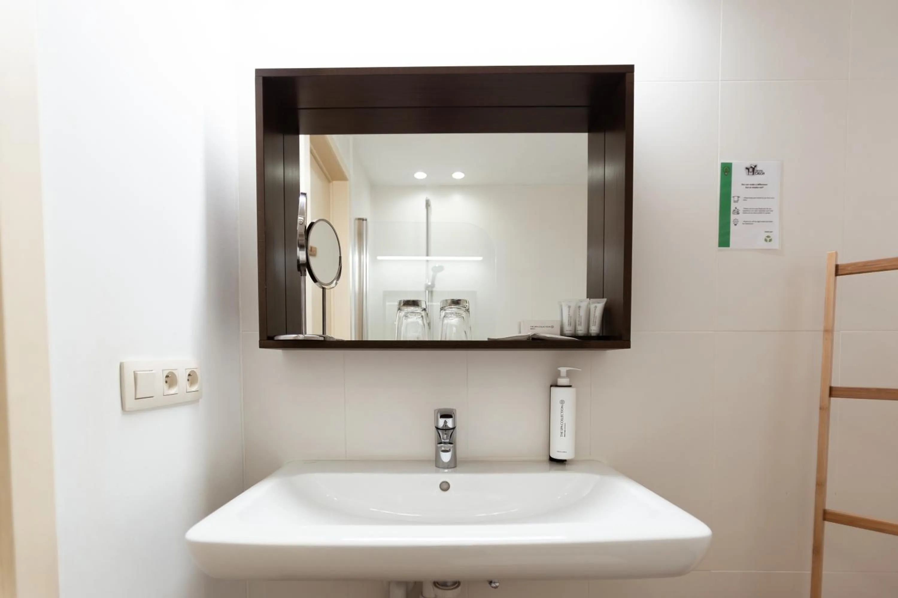 Bathroom in Hotel Orion