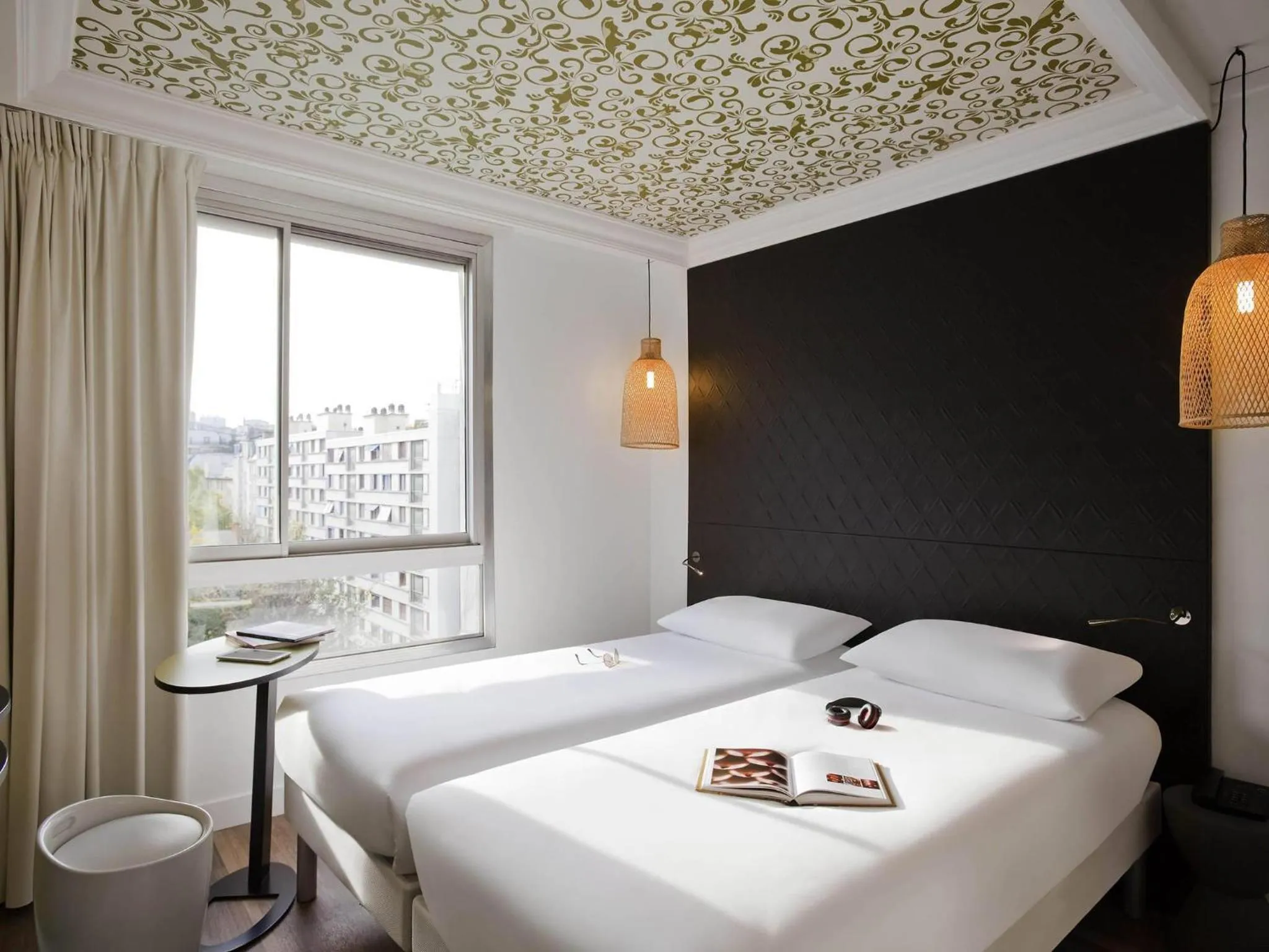 Bedroom, Bed in ibis Styles Paris Buttes Chaumont