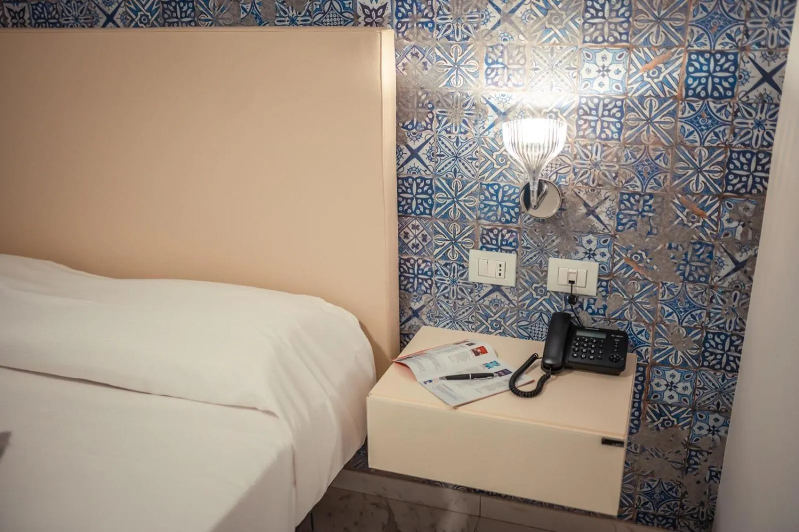 Bedroom, Bed in Nautilus Hotel