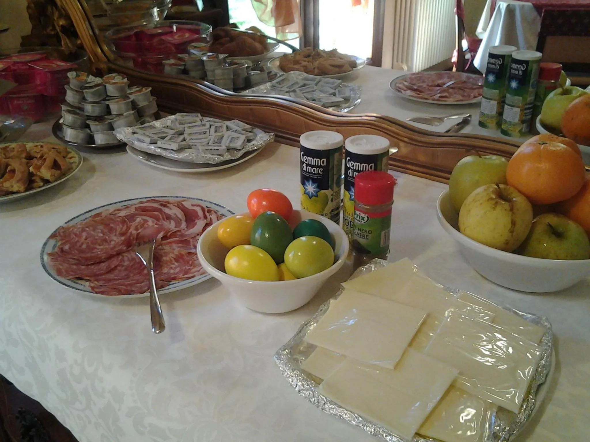 Continental breakfast in Hotel La Corte