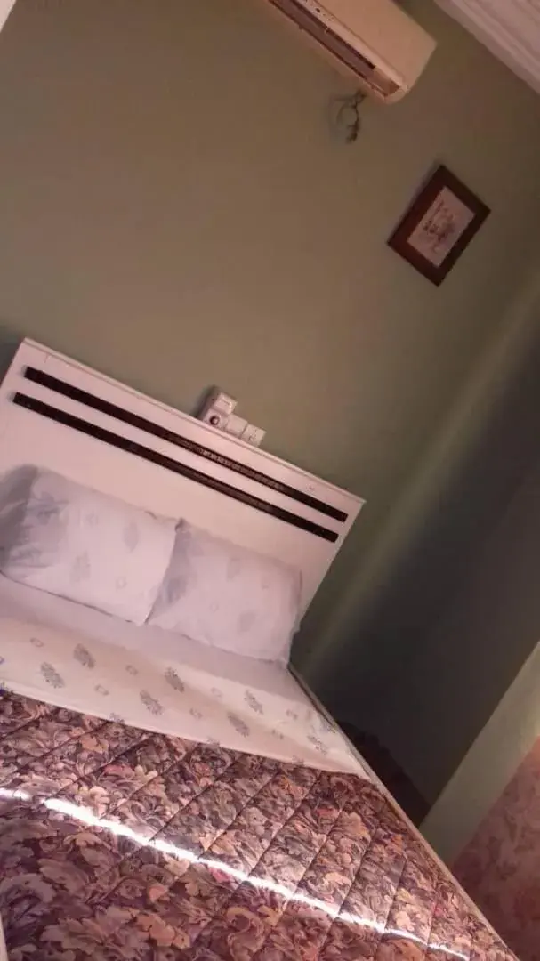 Budget Single Room - single occupancy in Gya-son Royal Guest House Budget Single Room - single occupancy in Gya-son Royal Guest House