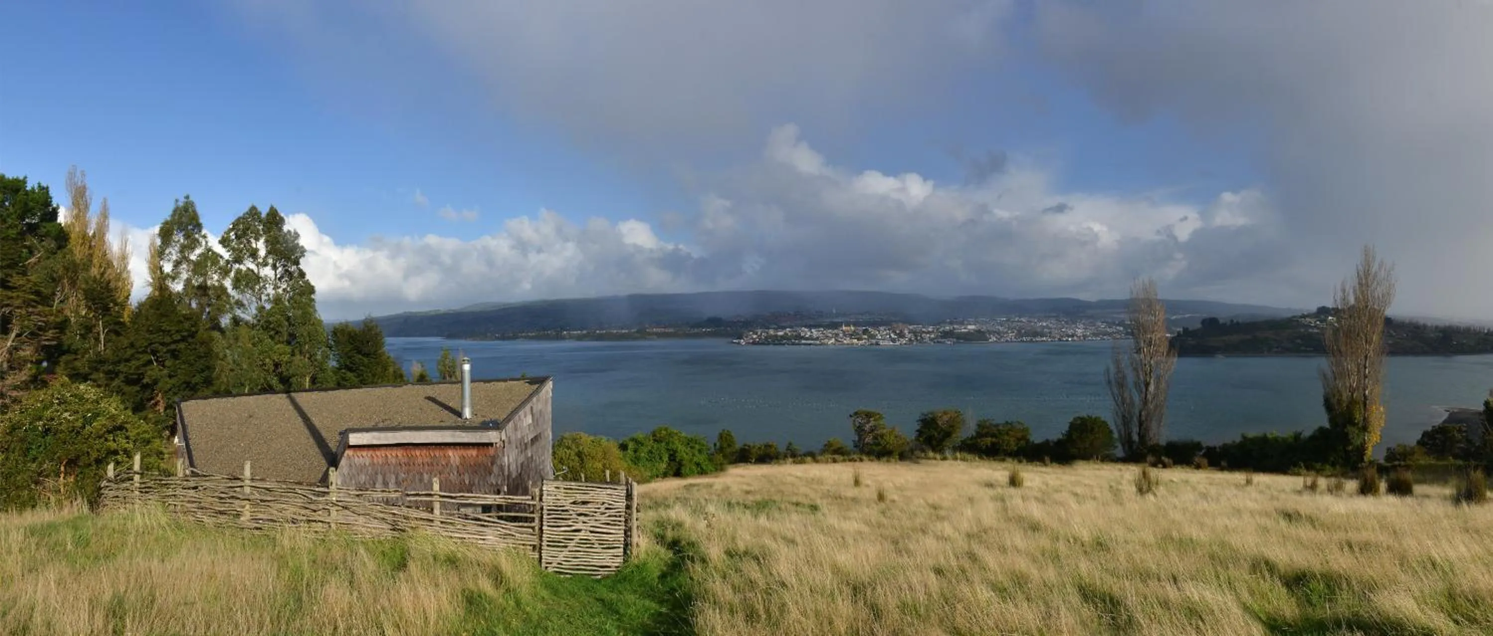 Communal lounge/ TV room in OCIO Territorial Hotel
