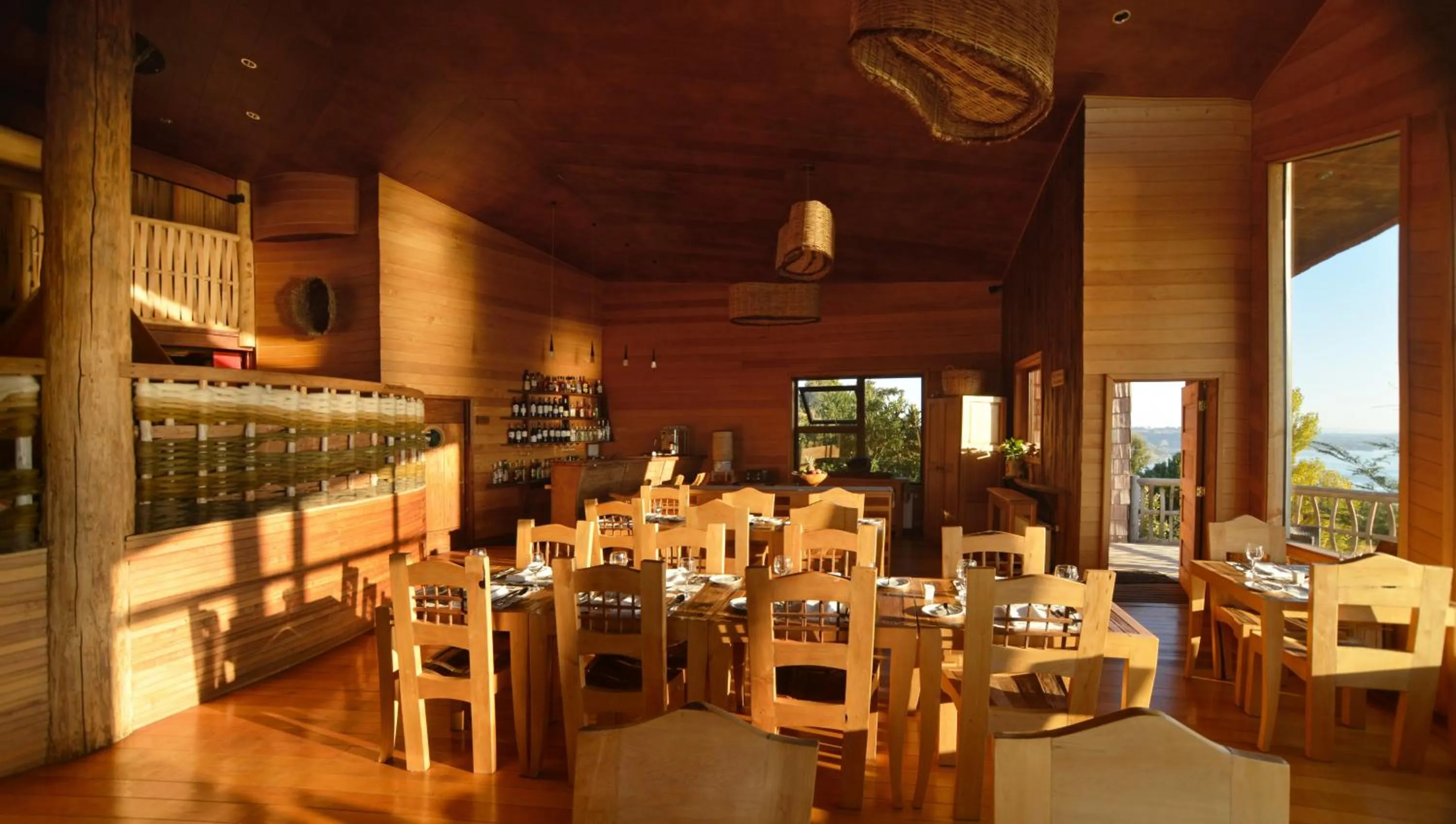 Restaurant/places to eat in OCIO Territorial Hotel