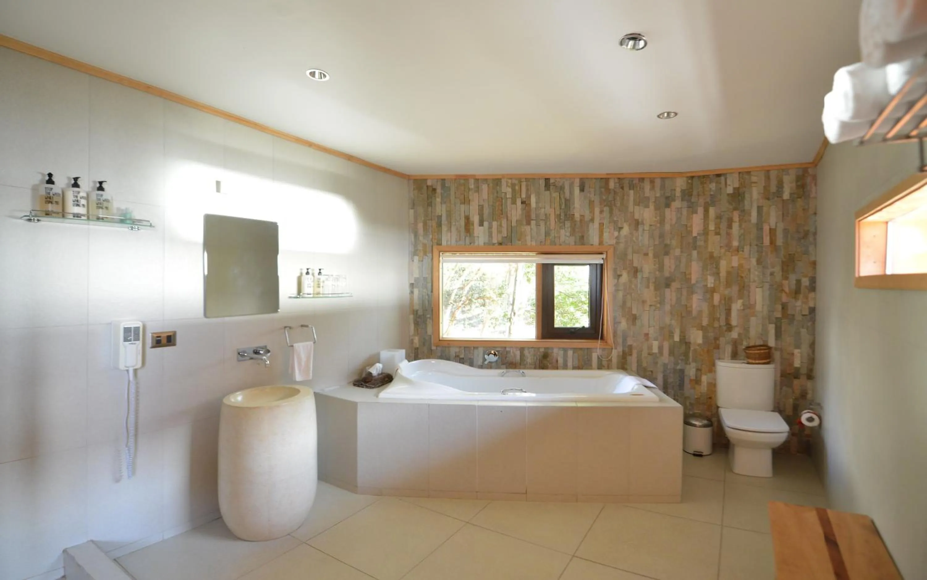 Bathroom in OCIO Territorial Hotel