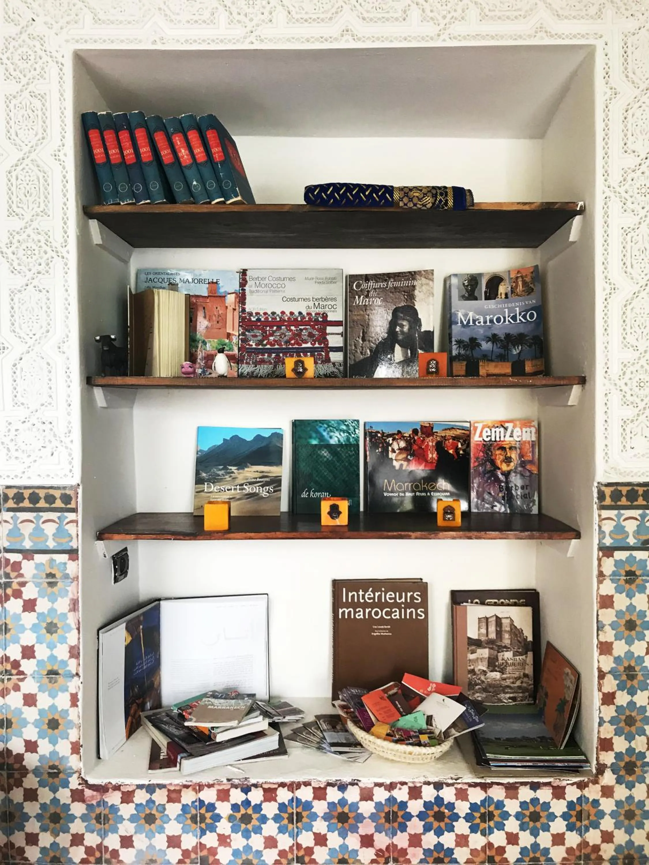 Library in Riad Orange