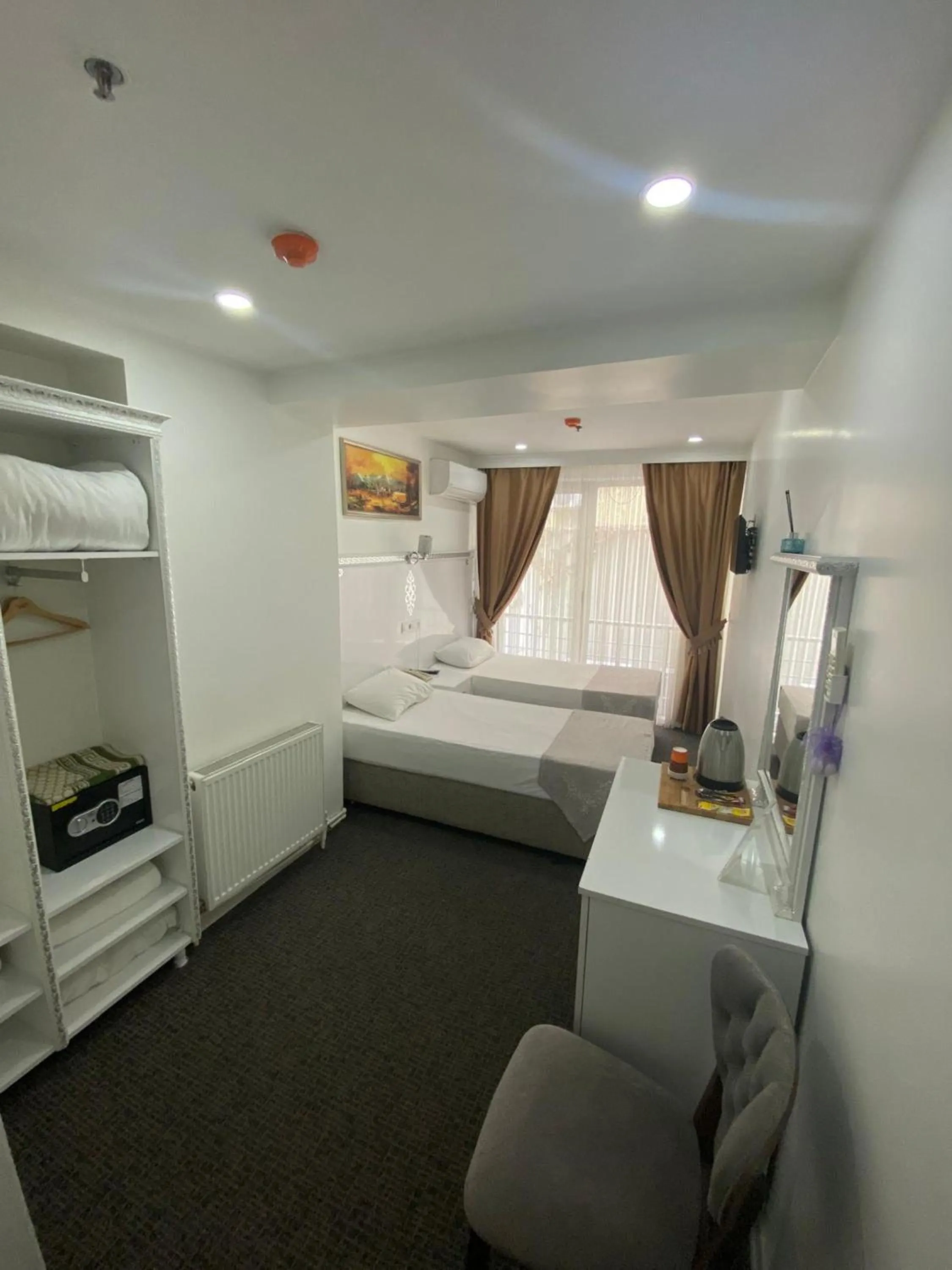 Photo of the whole room, Bed in Beyhan Hotel