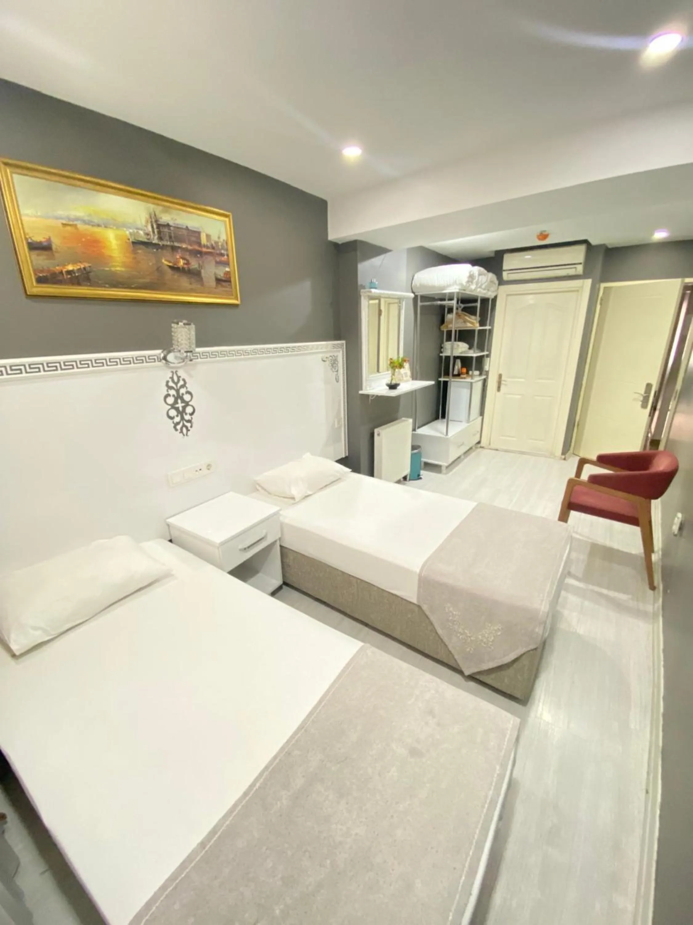 Photo of the whole room, Bed in Beyhan Hotel