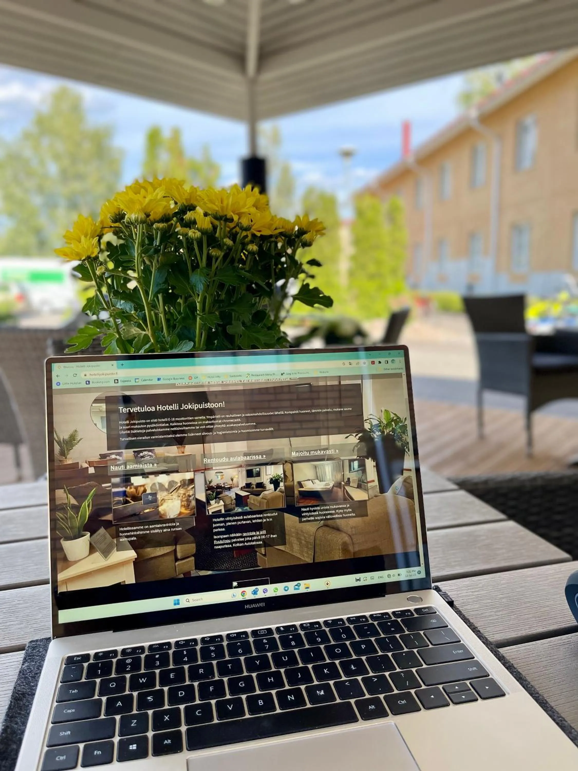 Property building in Hotel Jokipuisto