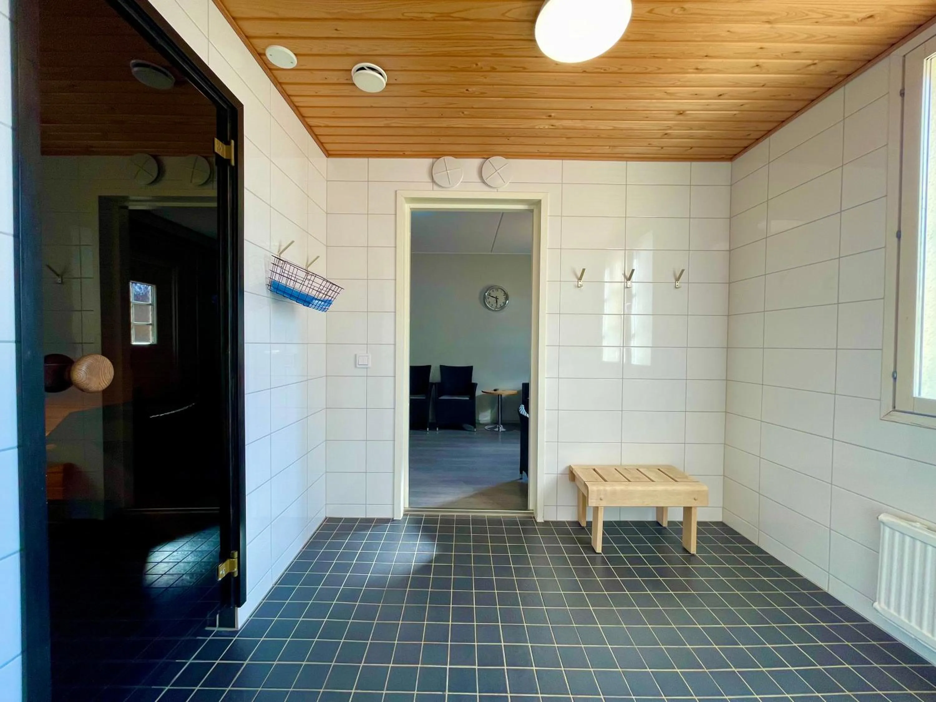 Shower in Hotel Jokipuisto