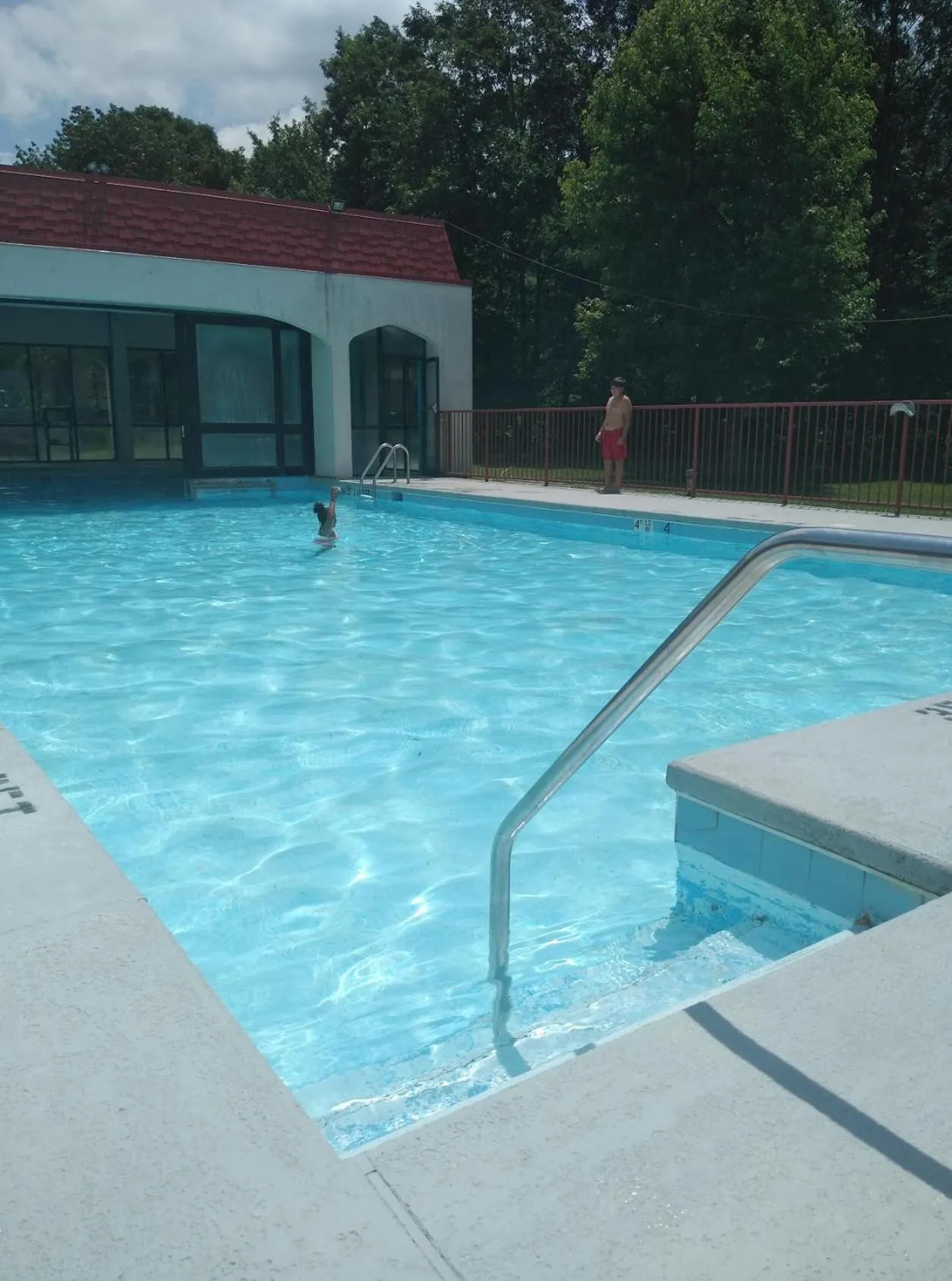 Swimming pool in Econo Lodge Inn & Suites Norton - Wise South