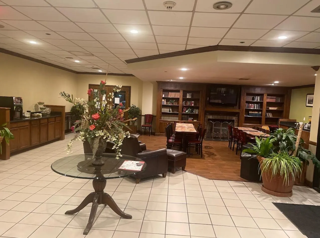 Econo Lodge Inn & Suites Norton - Wise South