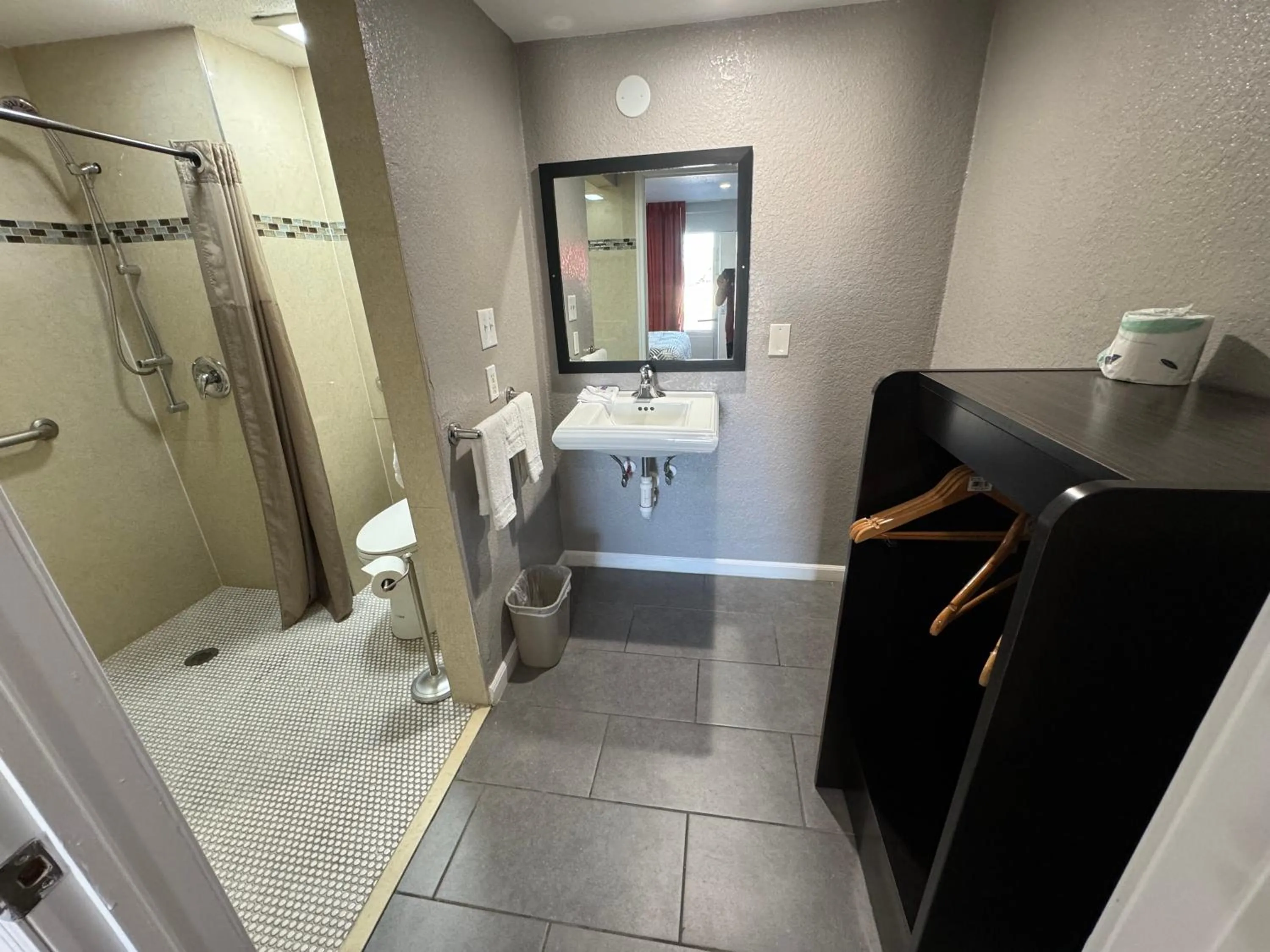 Shower in Motel 6 Englewood, FL