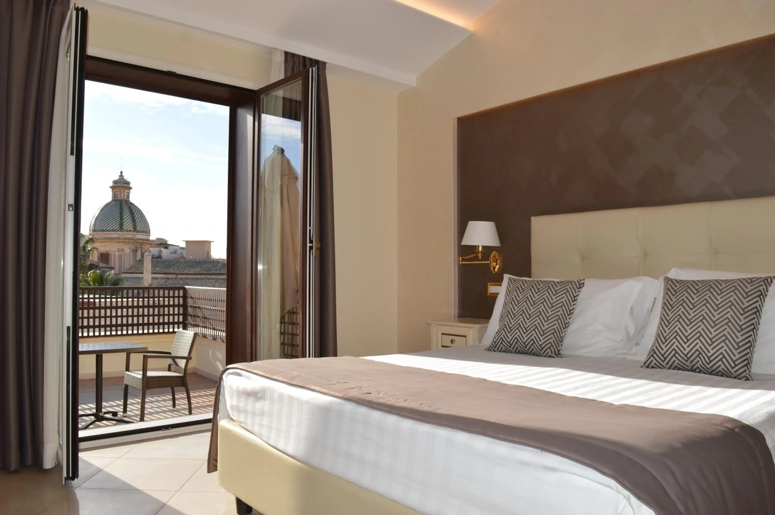 View (from property/room), Bed in Vittorio Emanuele Boutique Hotel