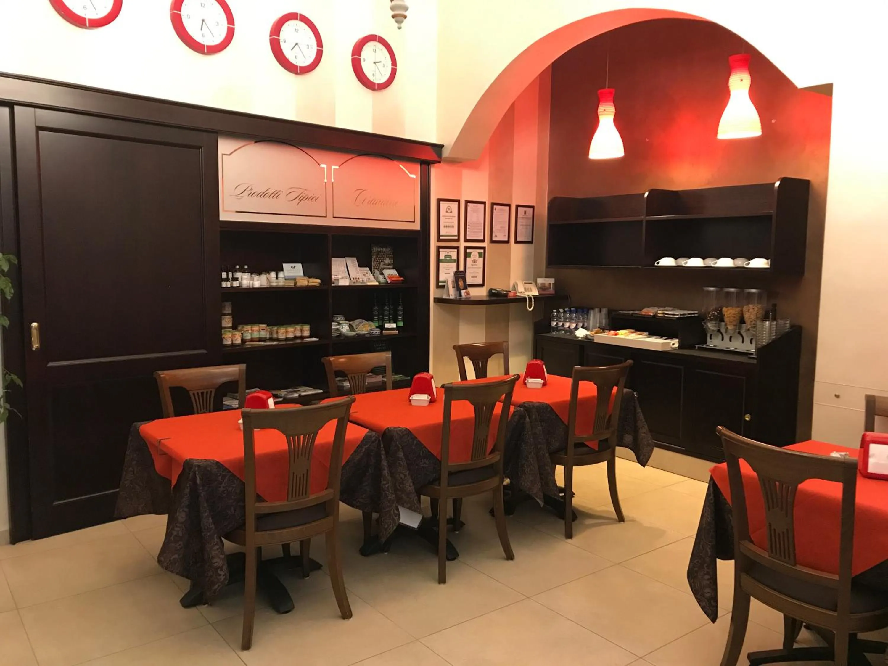 Lounge or bar in Vittorio Emanuele Boutique Hotel