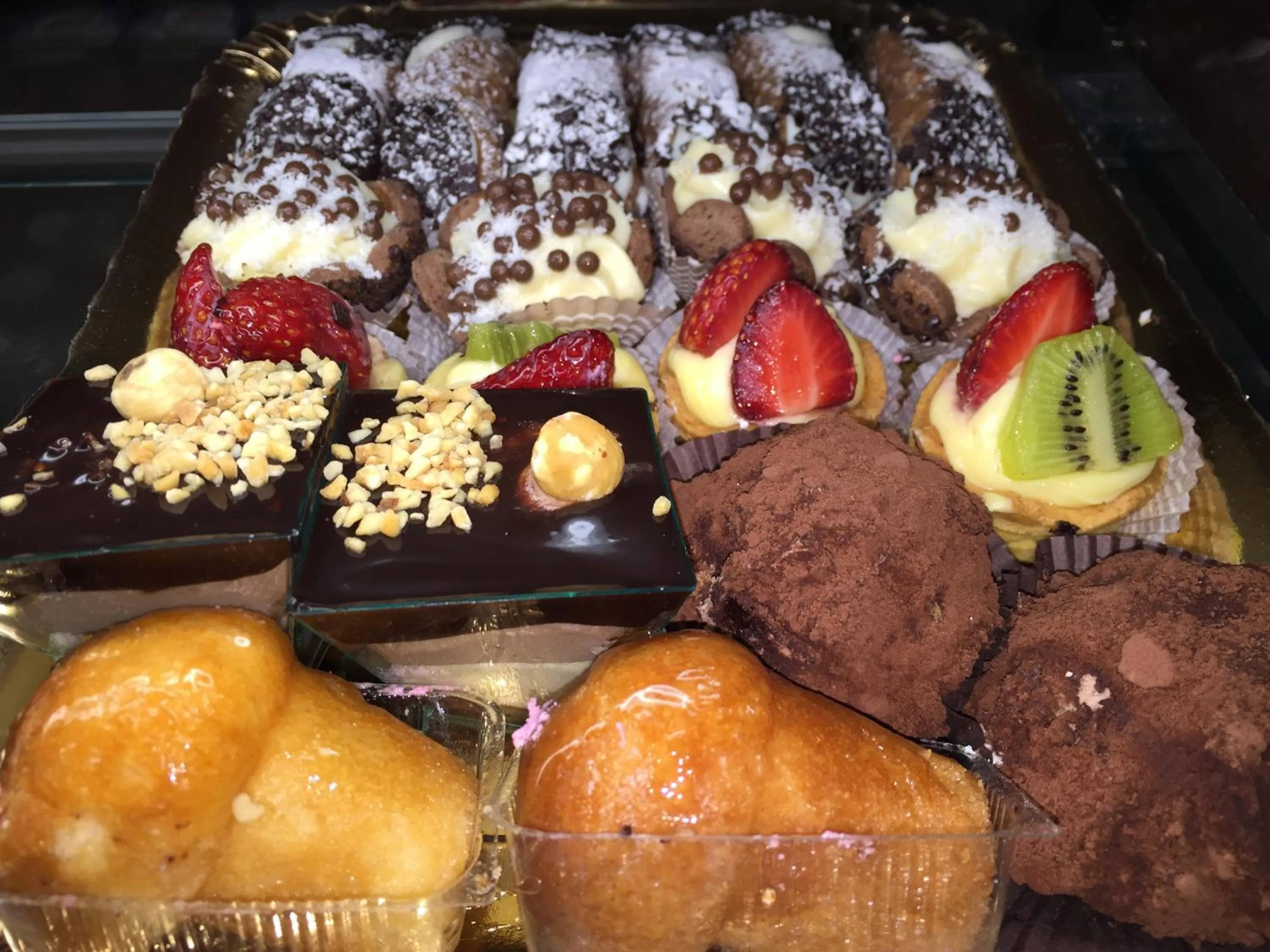 Food and drinks in Vittorio Emanuele Boutique Hotel