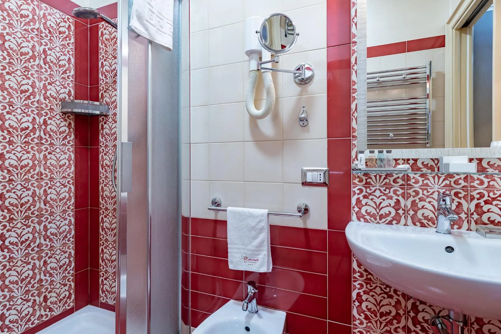 Shower in Vittorio Emanuele Boutique Hotel