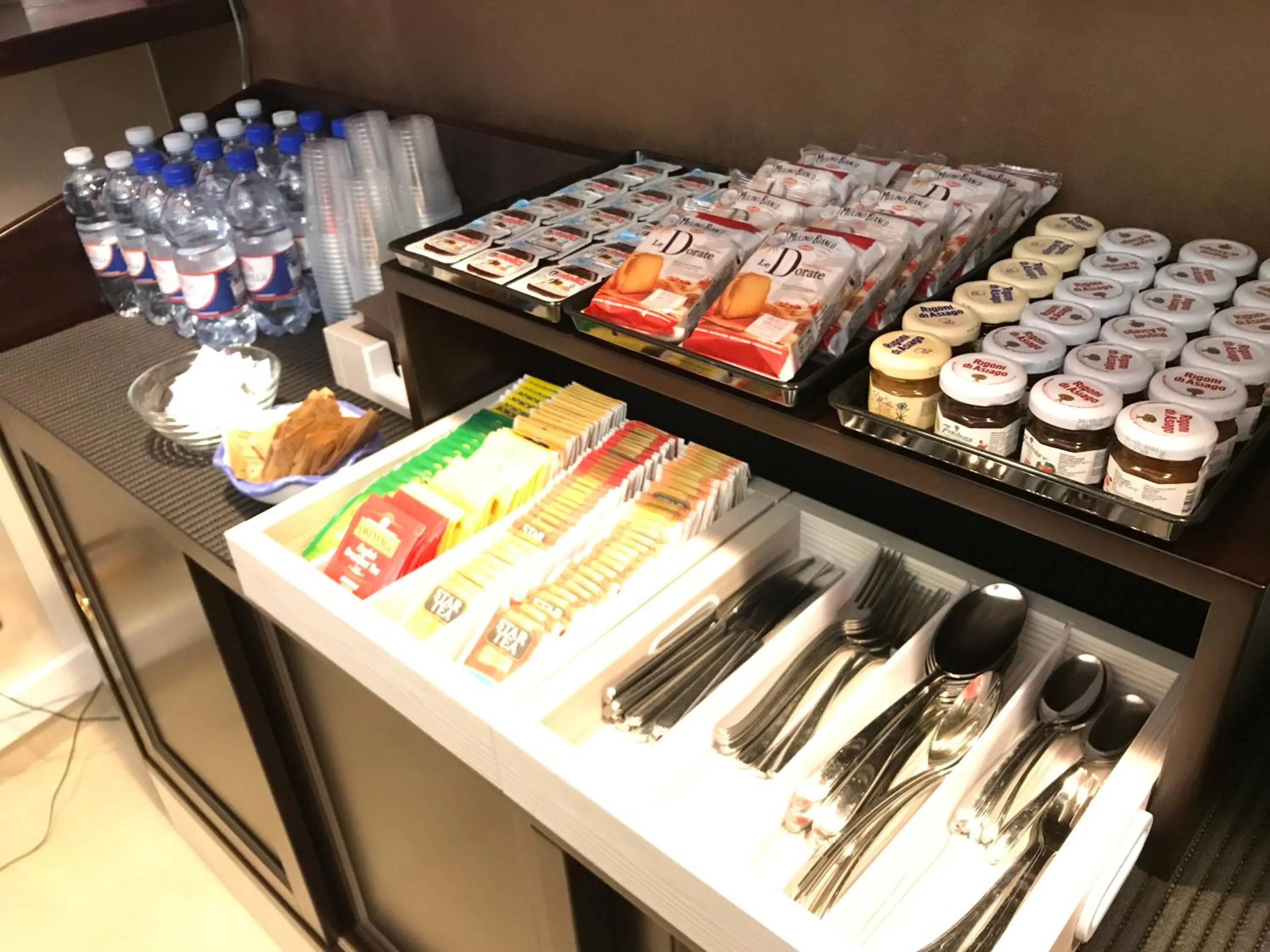 Food and drinks in Vittorio Emanuele Boutique Hotel