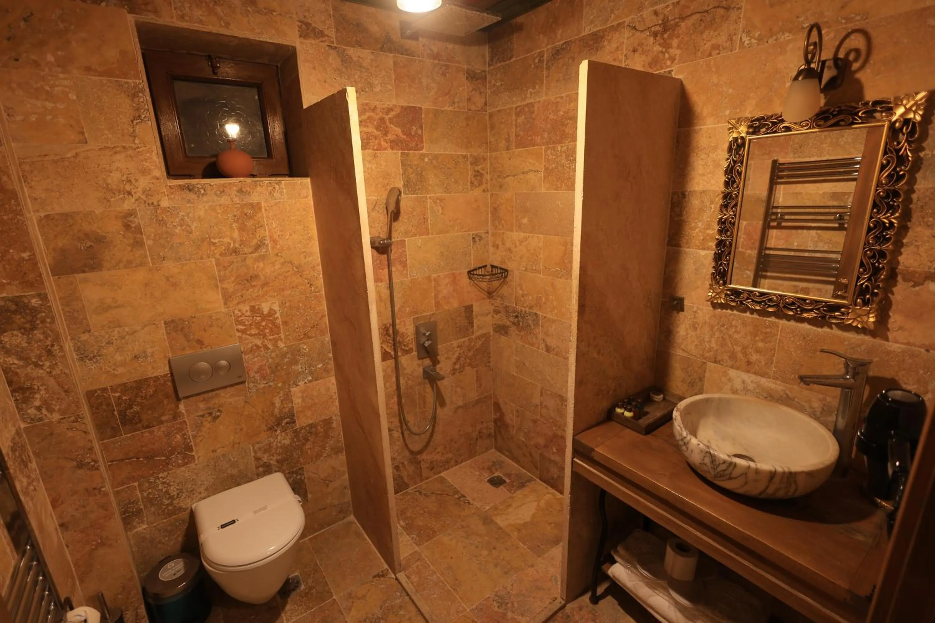 Shower in Katapa Stone House
