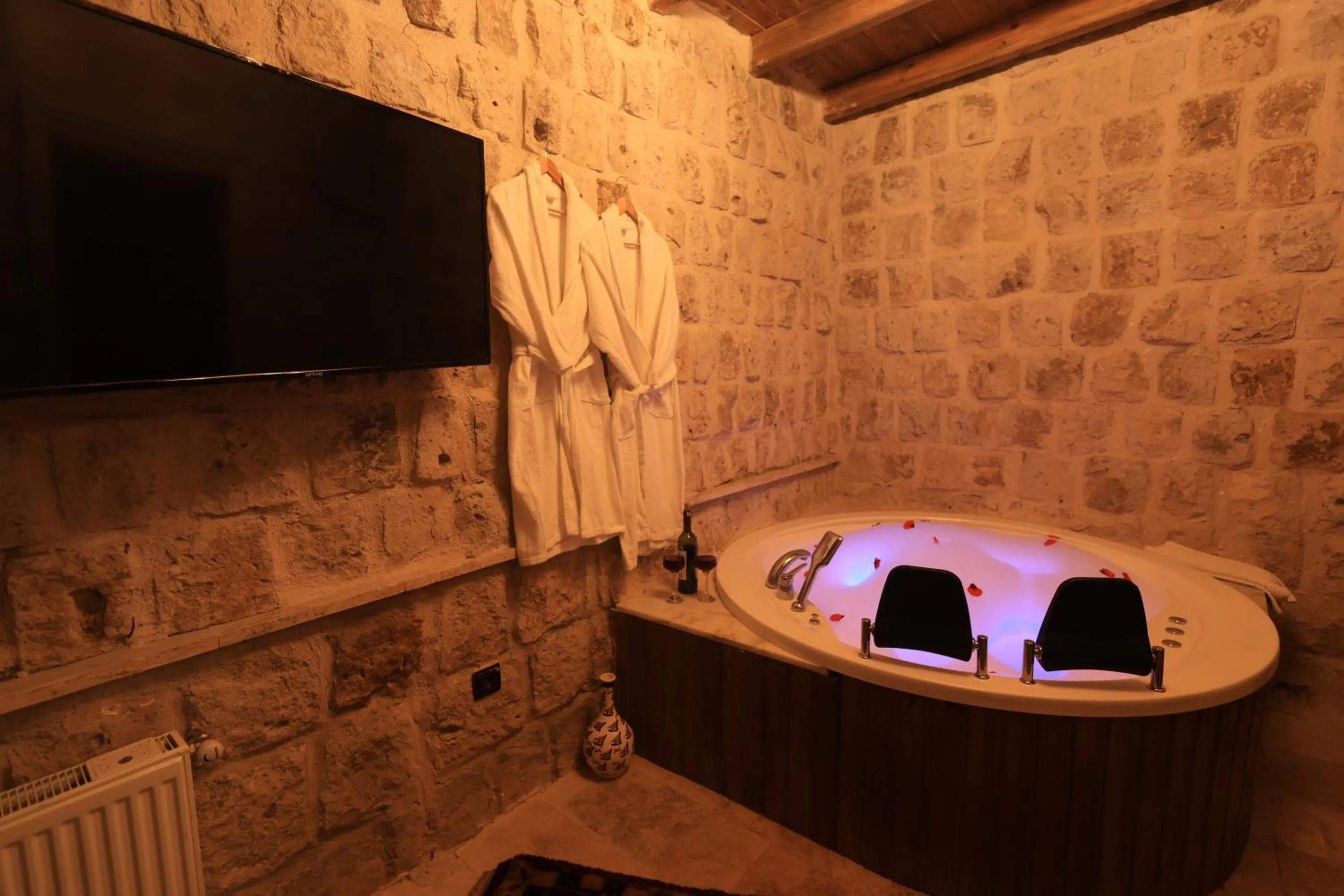 TV and multimedia in Katapa Stone House