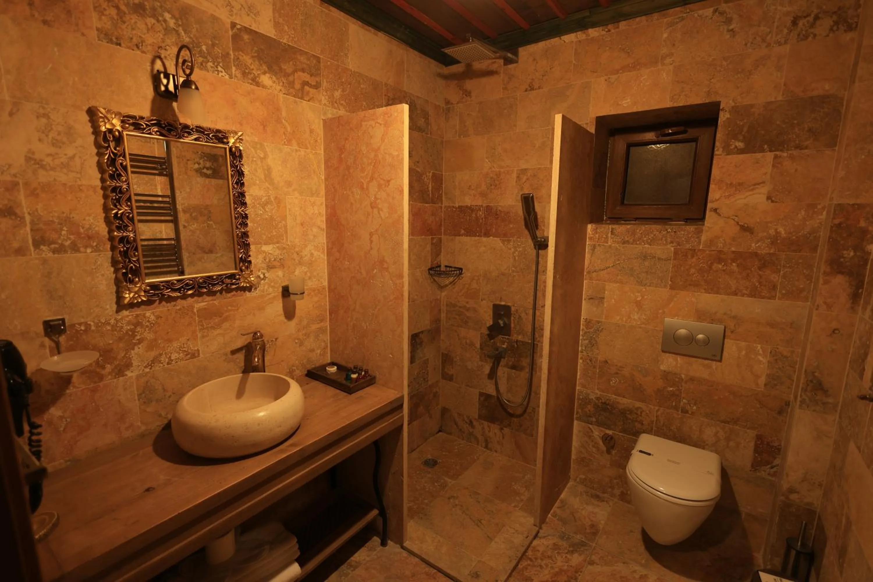 Shower in Katapa Stone House