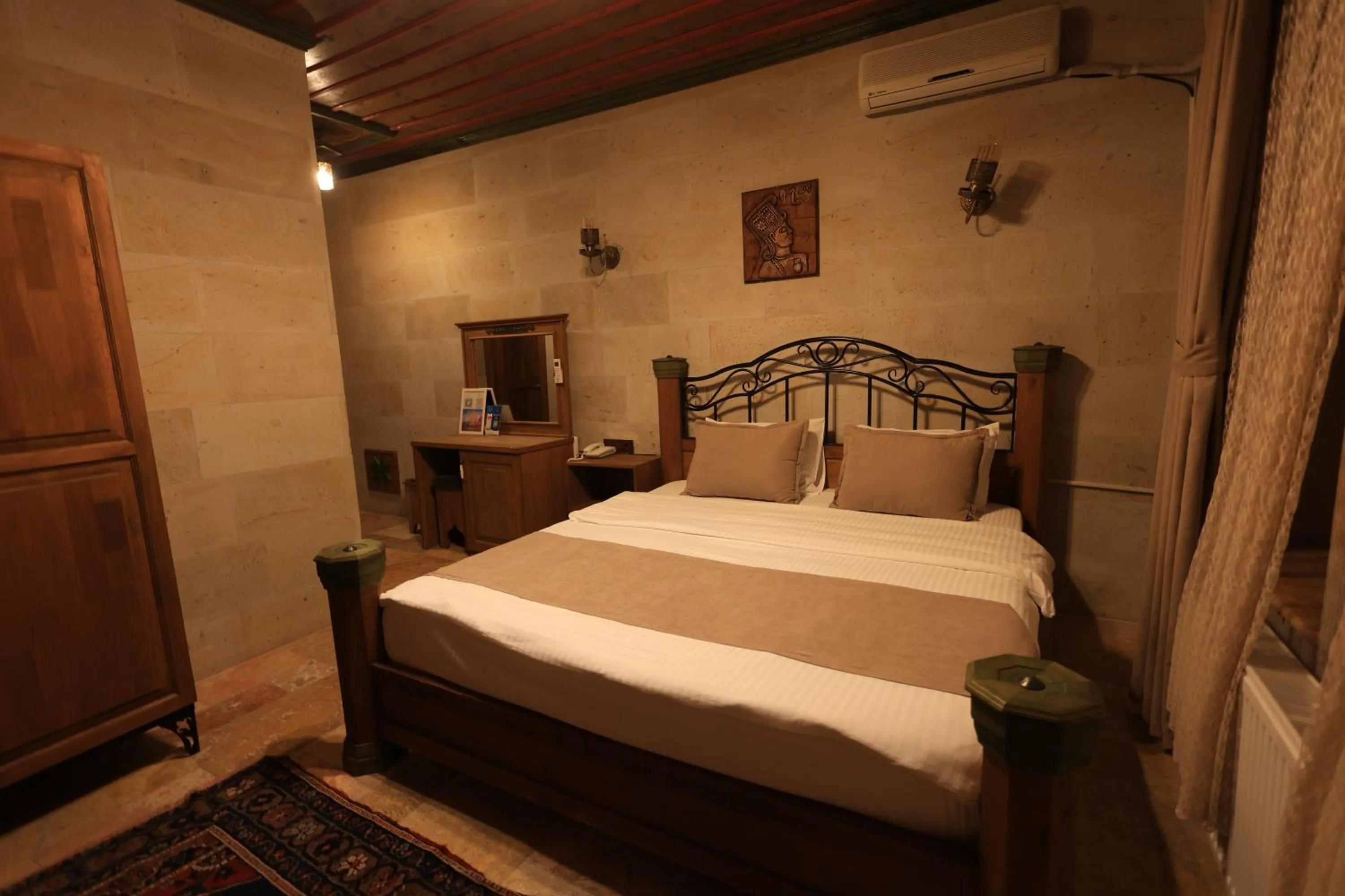 Bed in Katapa Stone House