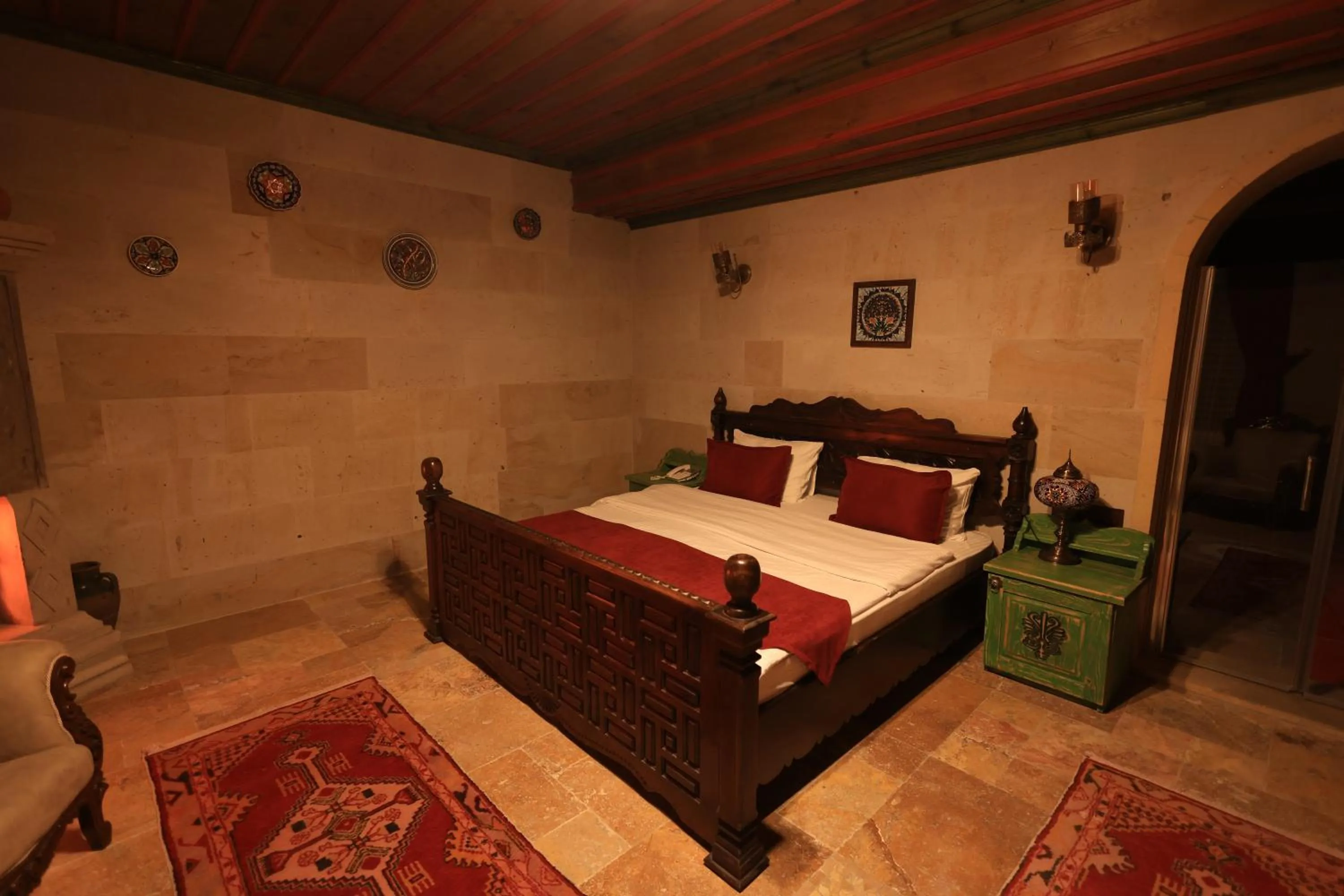Bedroom, Bed in Katapa Stone House
