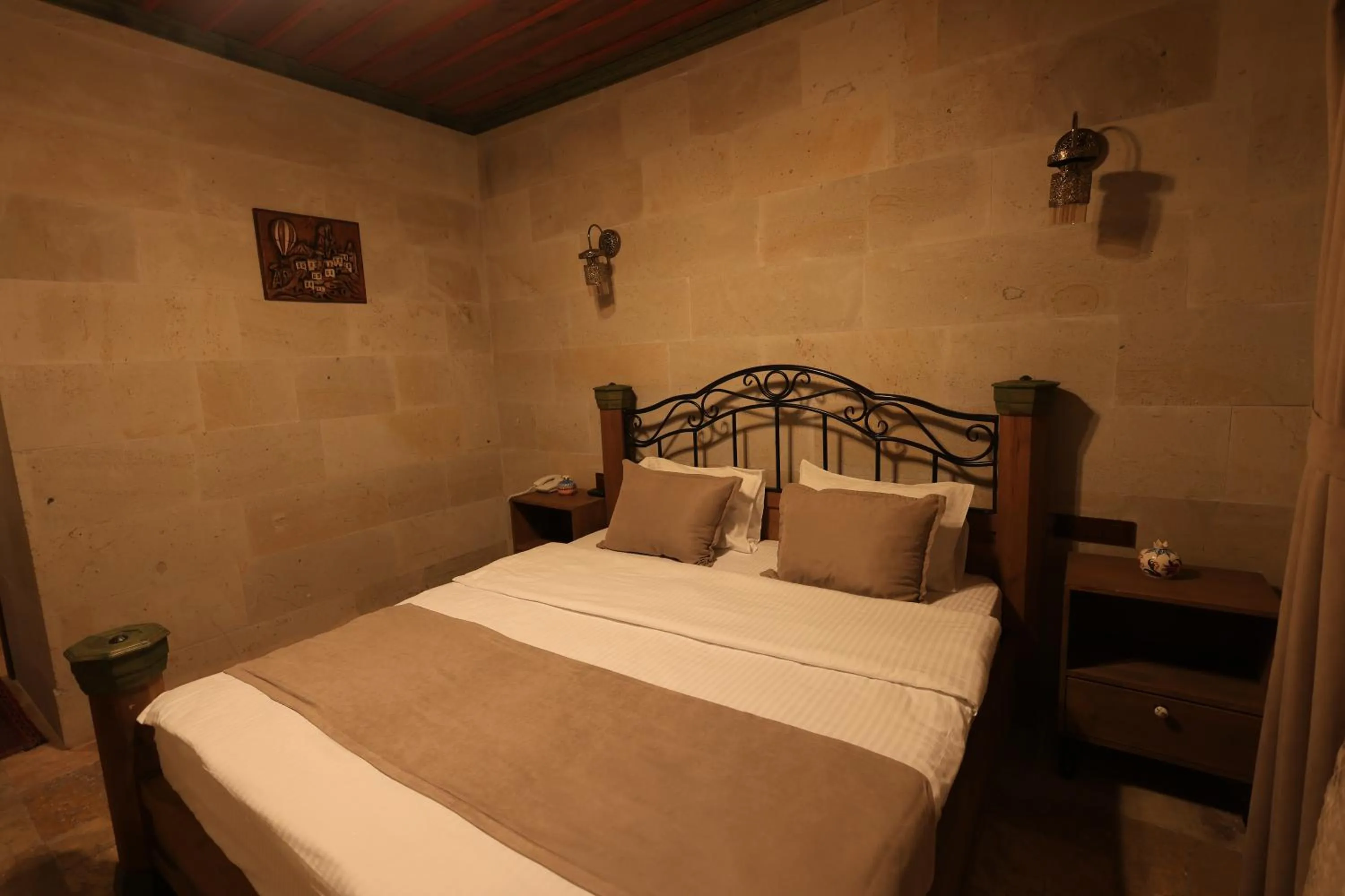 Bed in Katapa Stone House