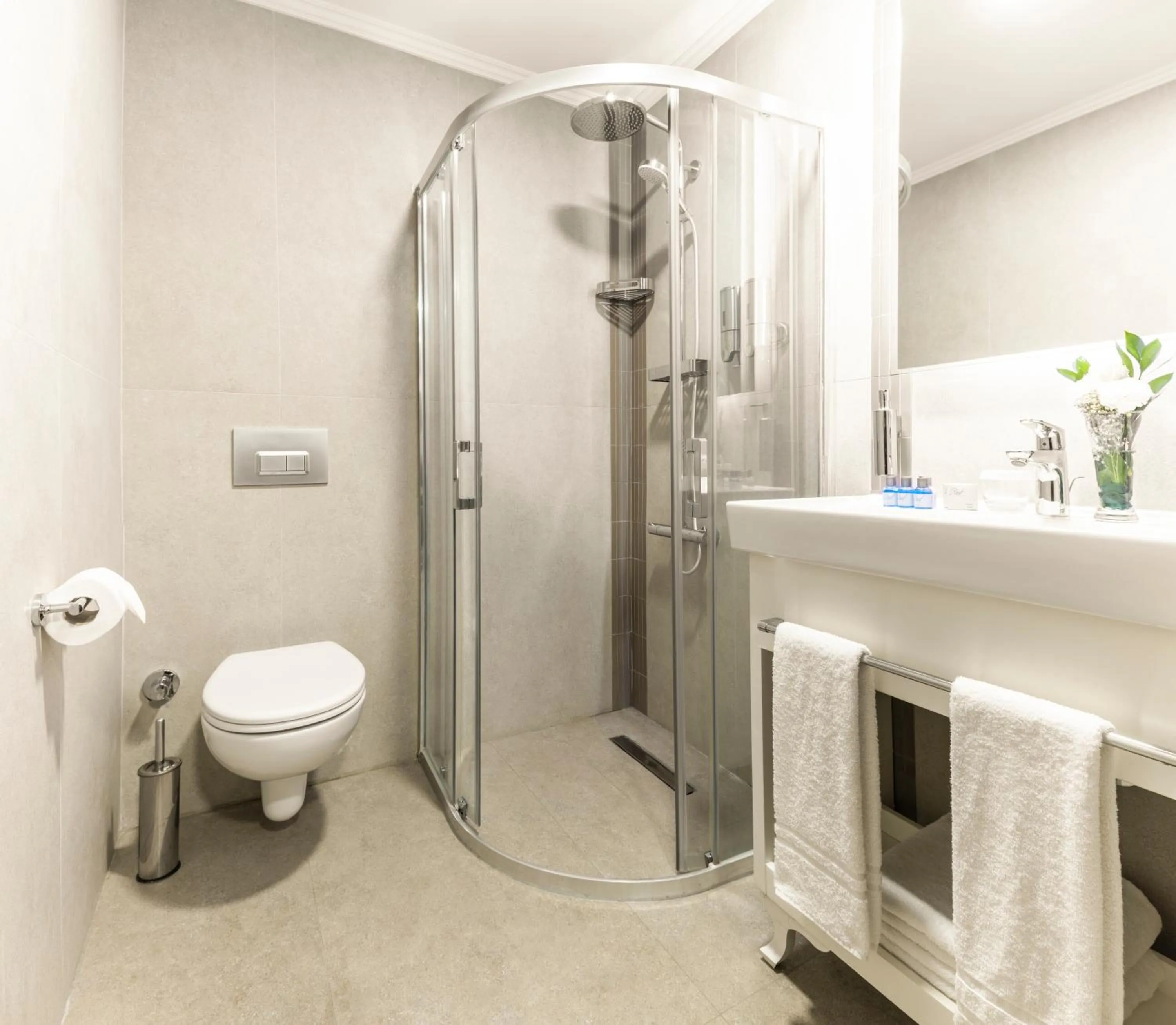 Shower in Rast Hotel Sultanahmet